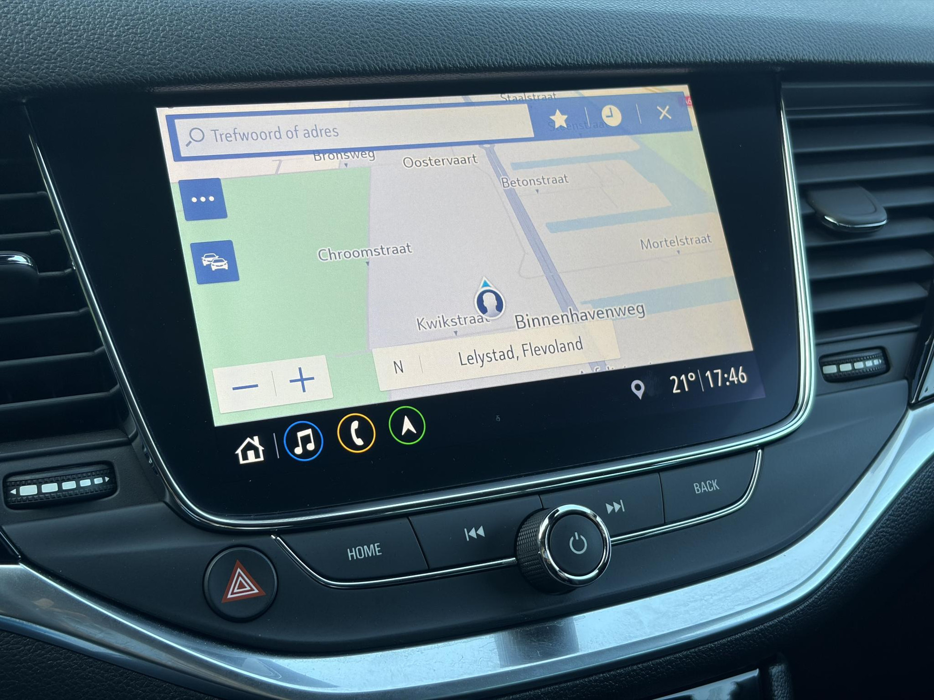 Opel Astra 1.2 Launch Elegance 2e Eigenaar,Camera,Stoelverw-Stuurverw,110pk,Navi,Carplay,Halfleder,Elekt.Stoel,6 Bak,Clima,Cruise,Lm velgen,Pdc V+A,N.A.P,Net beurt gehad,Apk tot 09-2028