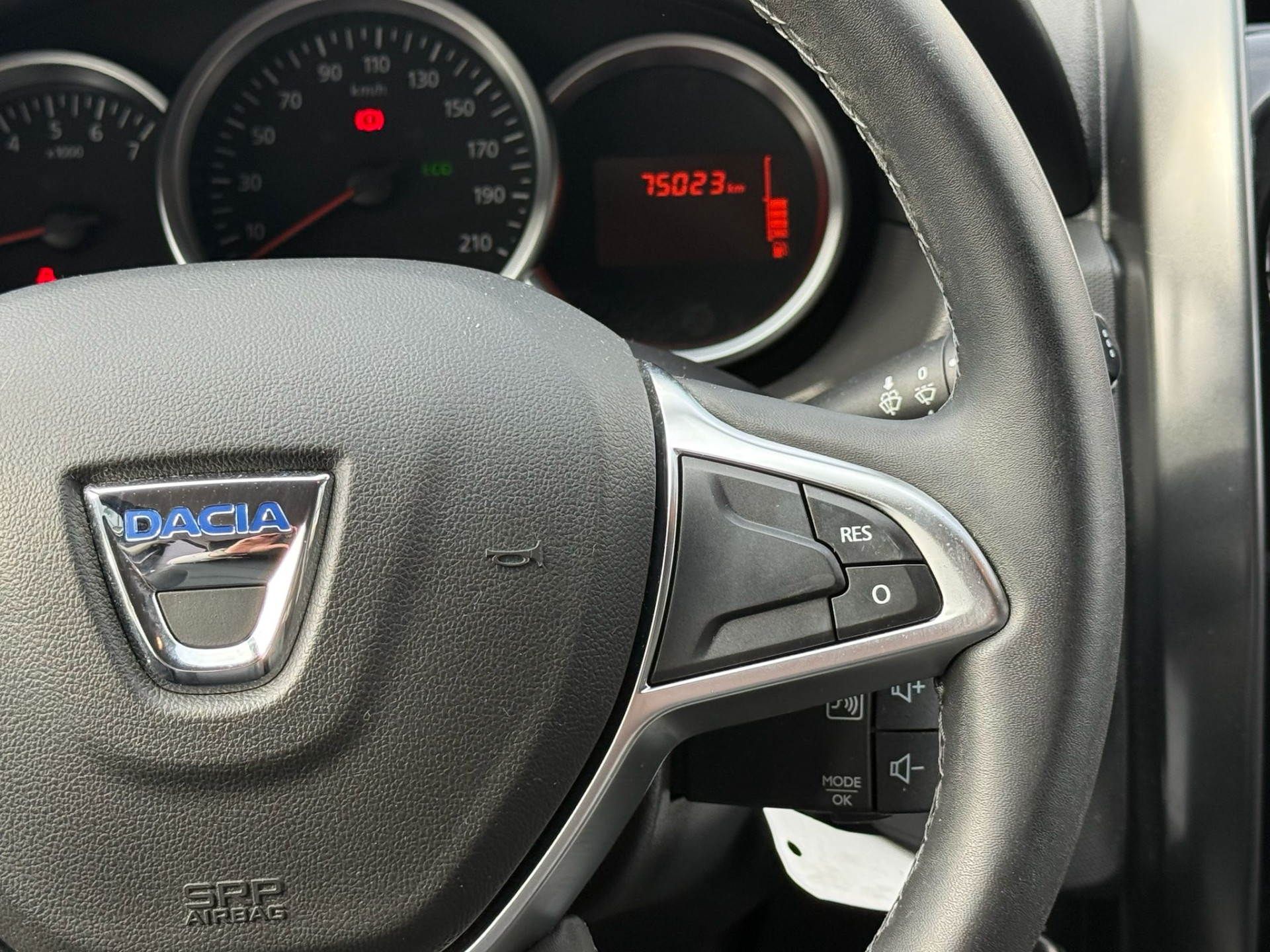 Dacia Duster 1.2 TCe 4x2 Blackshadow | 1E EIGENAAR | 3/6/12MND GARANTIE | CRUISE | NAVI | DAB | AIRCO | LMV | ELECRAMEN |
