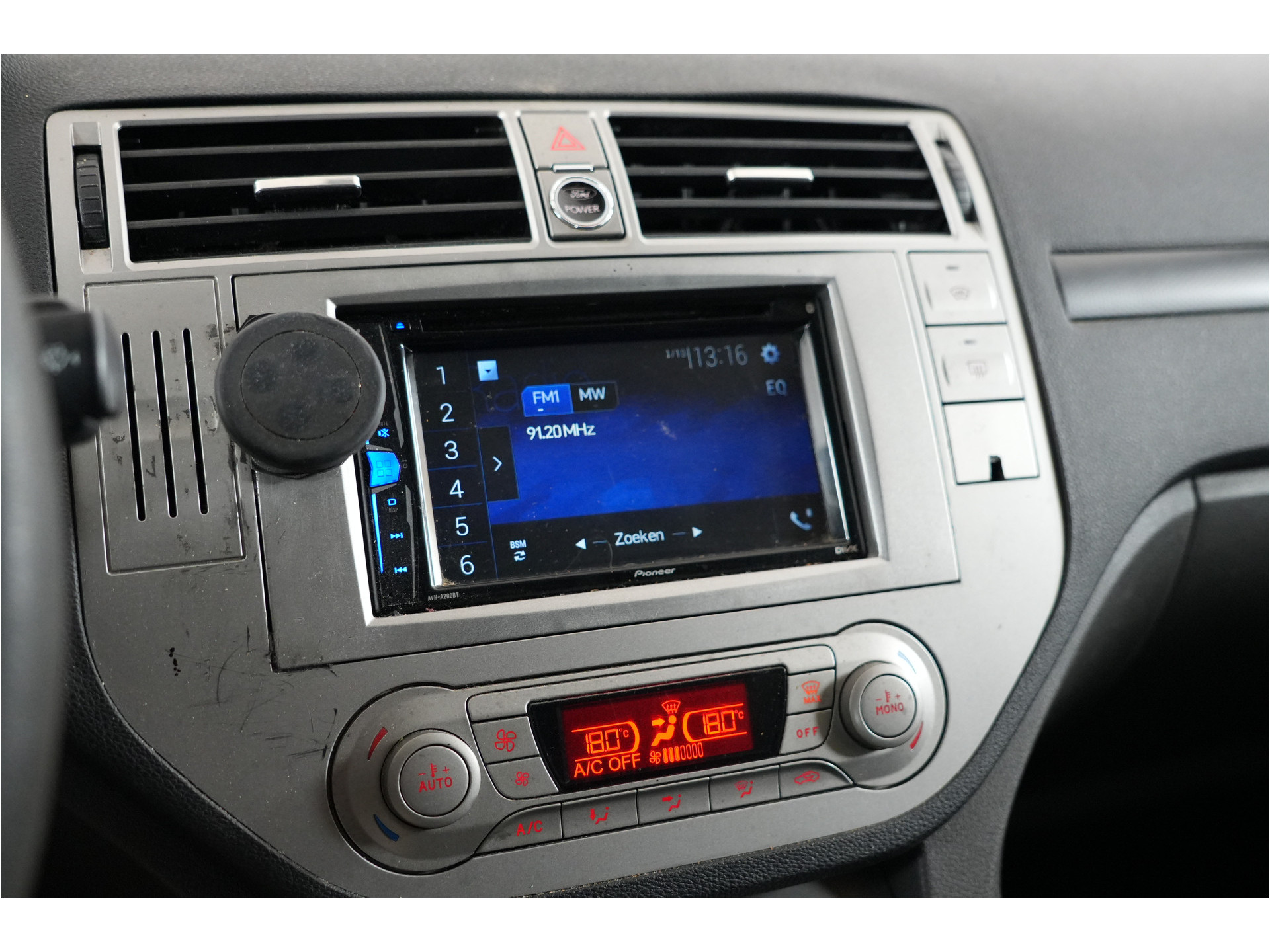 Ford Kuga 2.0 TDCi Trend FWD | Trekhaak | Stl. verw. | Navi | Cruise |