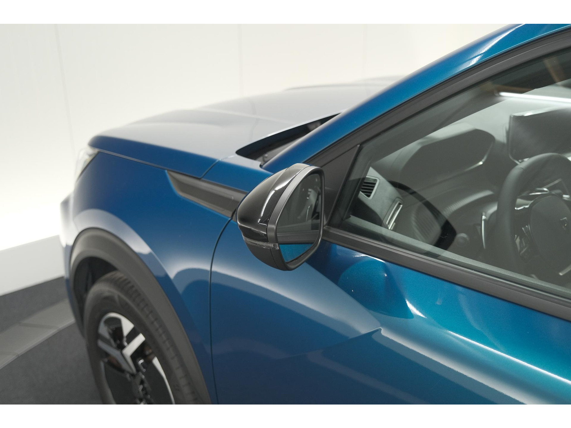 Peugeot 2008 1.2 Hybrid 145 Allure | Apple Carplay | Climate Control | Parkeersensoren Voor + Achter