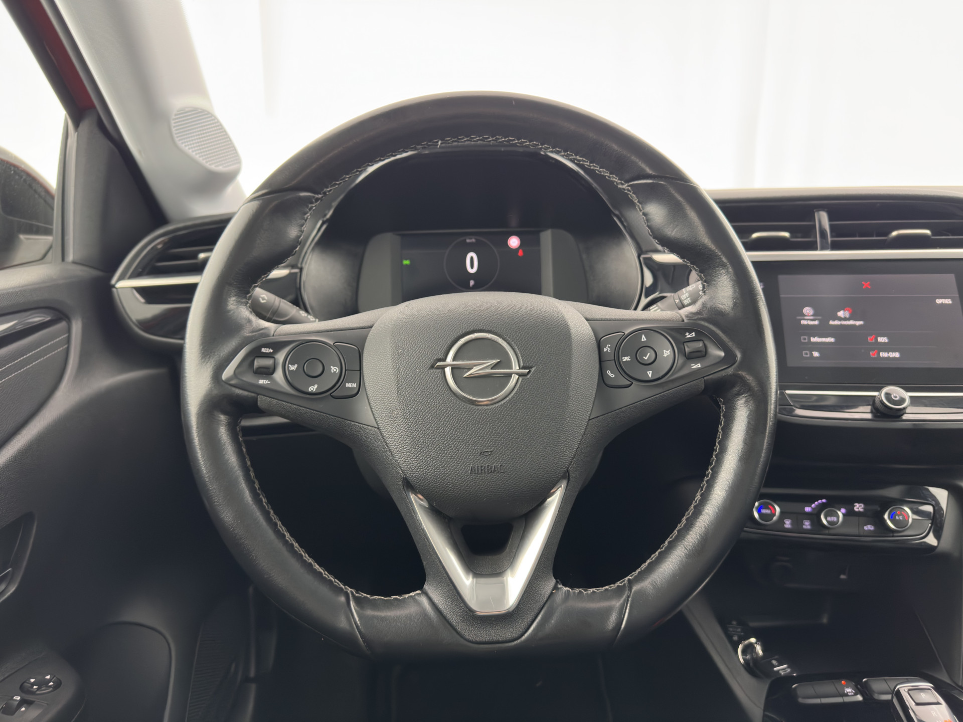 Opel Corsa-e Elegance 50 kWh [3-FASE] {SOH-90%} (INCL-BTW) Aut.*FULL-LED | DIGI-COCKPIT | LEATHER-MICROFIBRE | CARPLAY | CAMERA | ECC | KEYLESS | CRUISE | DAB | 16'' ALU*