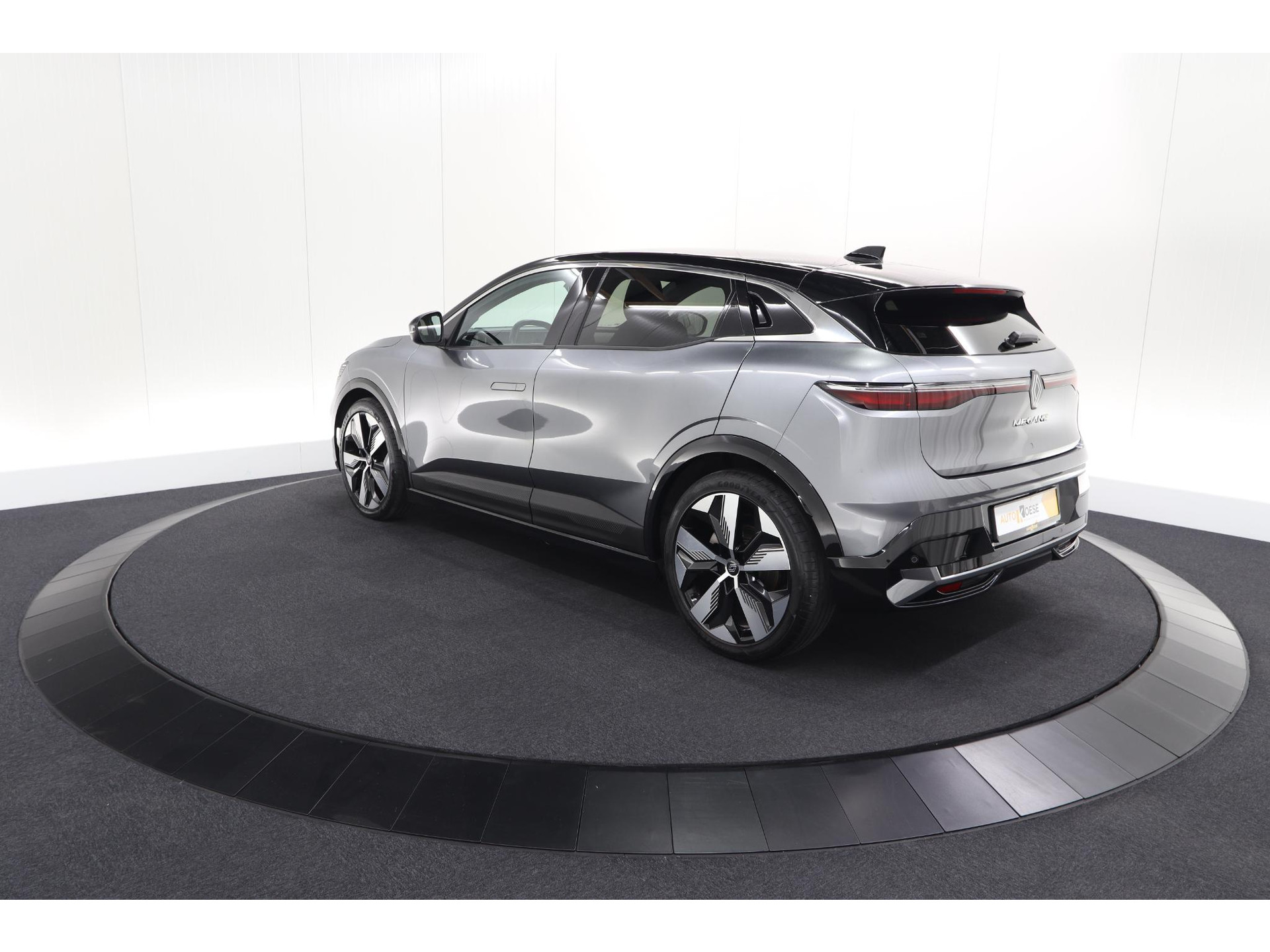 Renault Megane E-Tech EV40 Boost Charge Techno | SOH 95,5% | Camera | Apple Carplay | Parkeersensoren