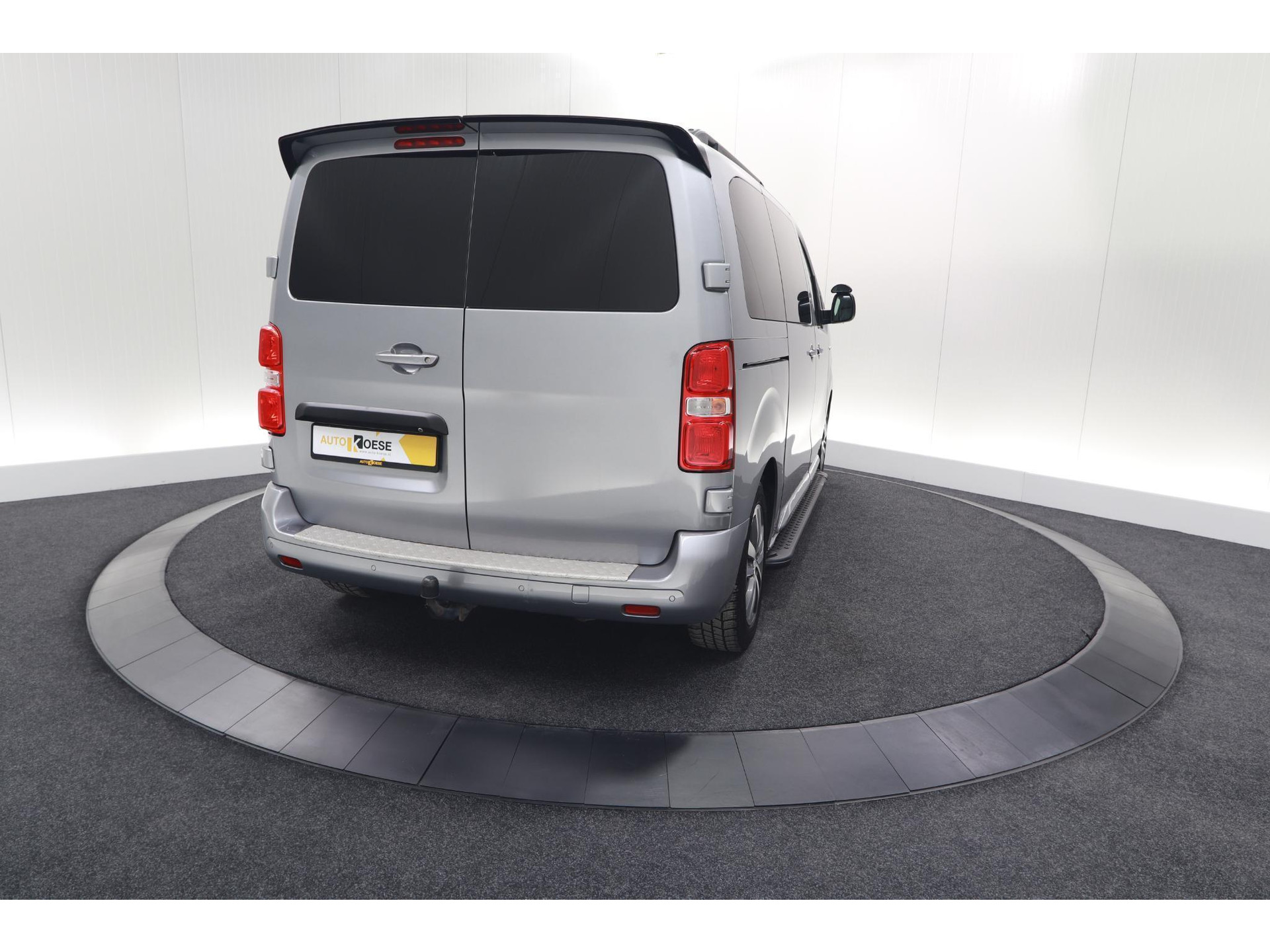 Peugeot Expert 2.0 BlueHDI 180 Automaat Standard Premium | Standkachel | Trekhaak | Head-Up Display | Camera | Apple Carplay | Laadruimte Betimmering