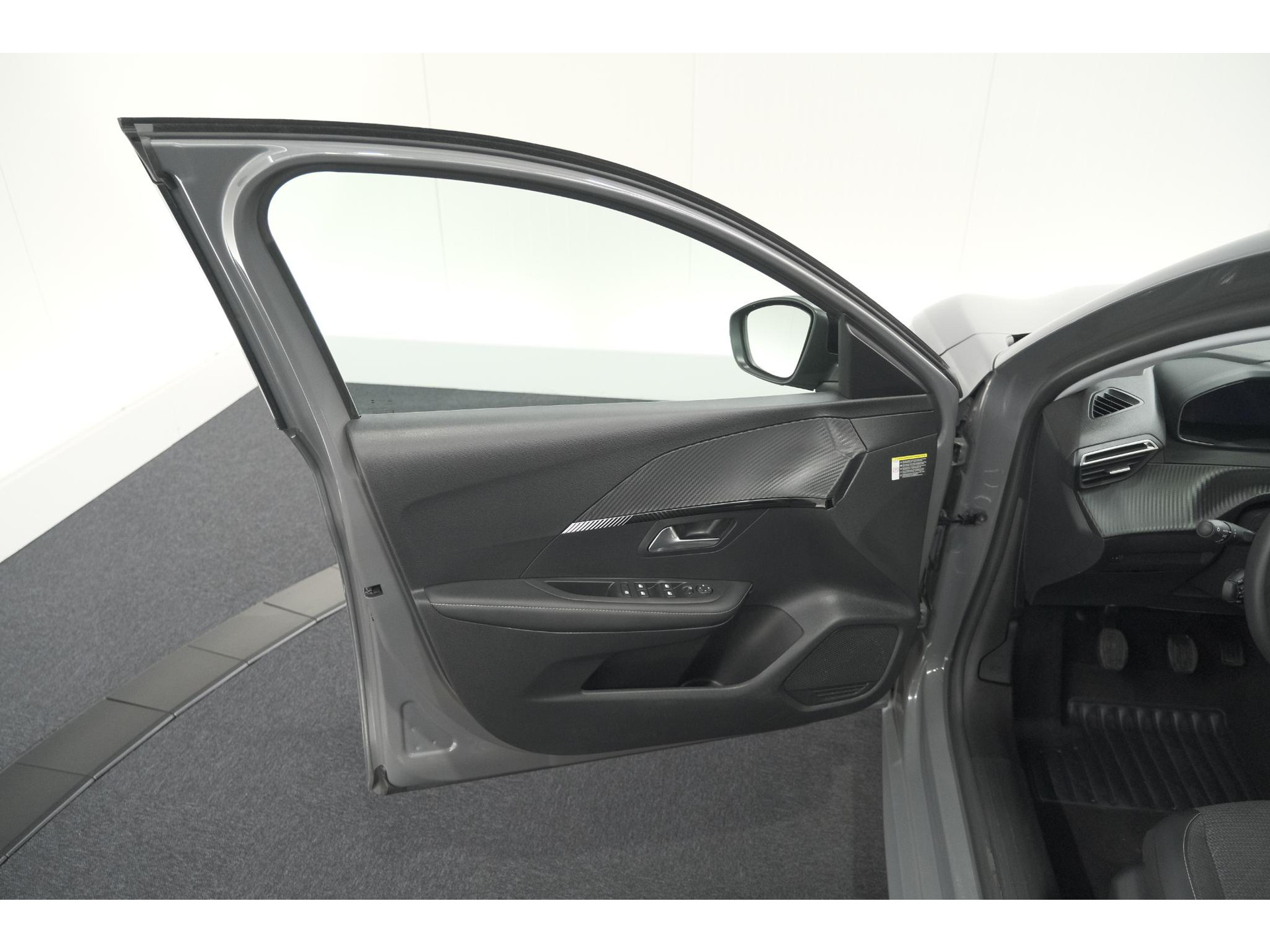 Peugeot 208 PureTech 100 Allure | Gris Selenium | Apple Carplay | Parkeersensoren | Climate Control