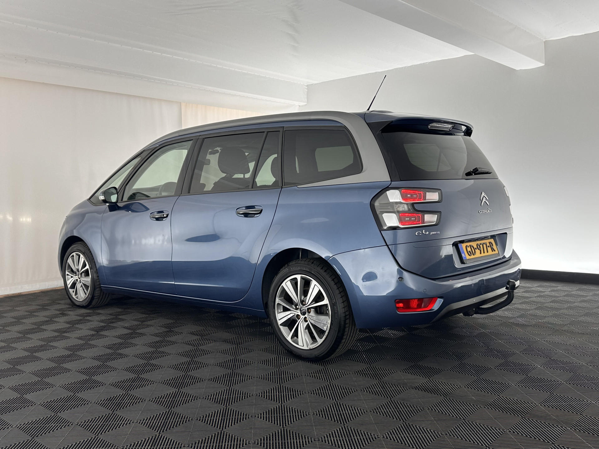 Citroën Grand C4 Picasso 1.6 BlueHDi Shine [ 7-Pers ] *NAVI-FULLMAP | DIGI-COCKPIT | CAMERA | COMFORT-SEATS | KEYLESS | ECC | TOWBAR | PDC | CRUISE | PRIVACY-GLASS | 17''ALU*