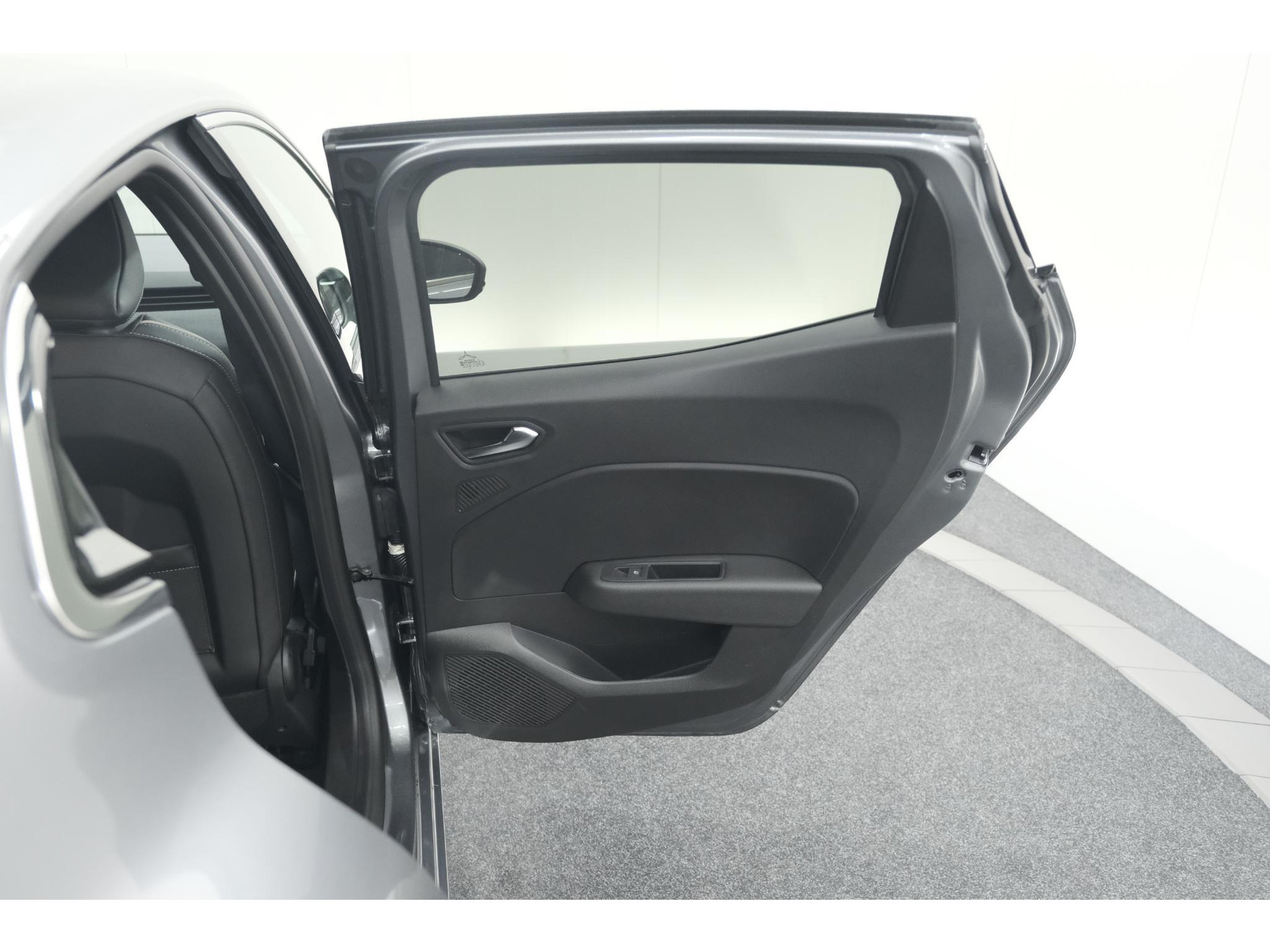 Renault Clio 1.6 E-Tech Full Hybrid 145 Techno | 360 Camera | Bose Audio | Stoelverwarming | 9.3 Inch Groot Scherm