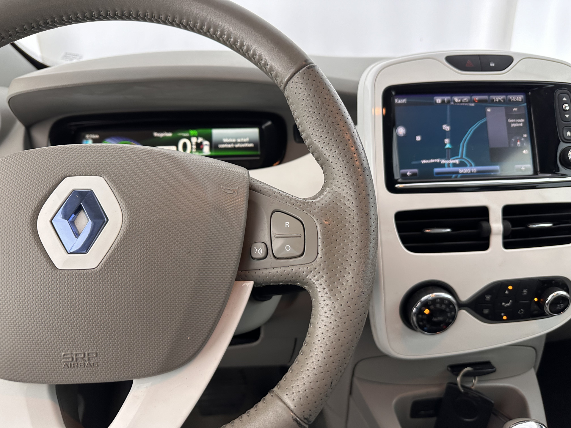 Renault ZOE Q210 Zen Quickcharge R-Link-Pack 22 kWh (ex Accu) [ 3-Fase ] Aut. *NAVI-FULLMAP | DIGI-COCKPIT | LED-LIGHTS | KEYLESS | COMFORT-SEATS | ECC | PDC | CRUISE | 17''ALU*