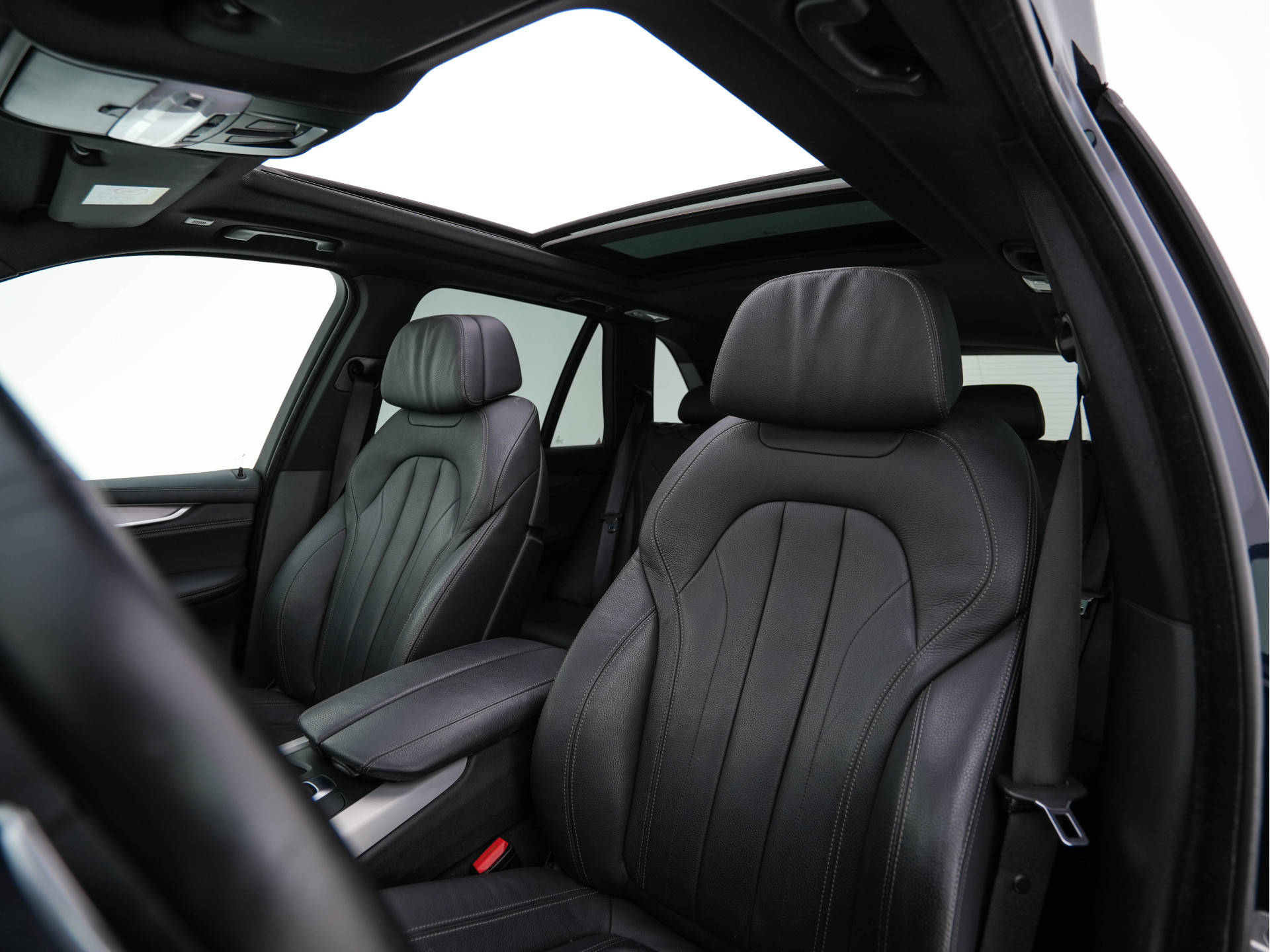 BMW X5 xDrive30d High Executive M-Sportpack Aut. *PANO | LUXURY-LEATHER | FULL-LED | HARMAN/KARDON-SURROUND | HEAD-UP | MEMORY-PACK | DIGI-COCKPIT | KEYLESS | CAMERA | NAVI-FULLMAP | AMBIENT-LIGHT | HEATED-COMFORT-SEATS | SHIFT-PADDLES