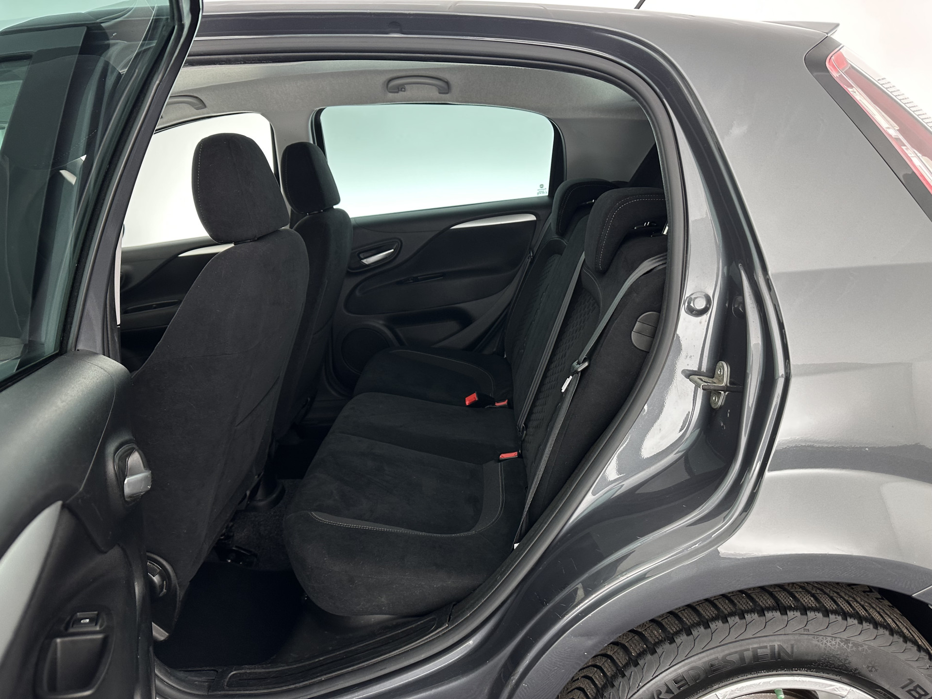 Fiat Punto Evo 1.3 M-Jet Lounge *SPORT-SEATS | MICROFIBRE | ECC | PDC | CRUISE | PRIVACY-GLASS | 15''ALU*