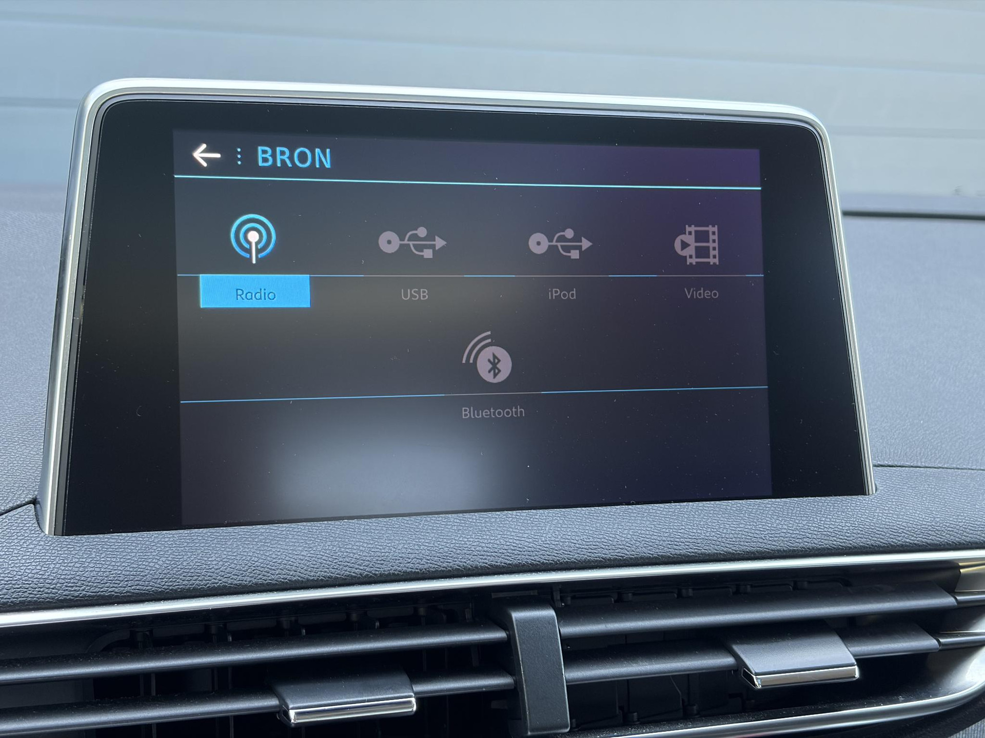 Peugeot 3008 1.2 PureTech Allure Distributieriem vv in 2025 l Pano l 360° Camera l Carplay l Dealer Onderhouden l Navi l Halfleder l Pdc l Keyless l 131pk l 6 Bak l Apk tot 12-2026