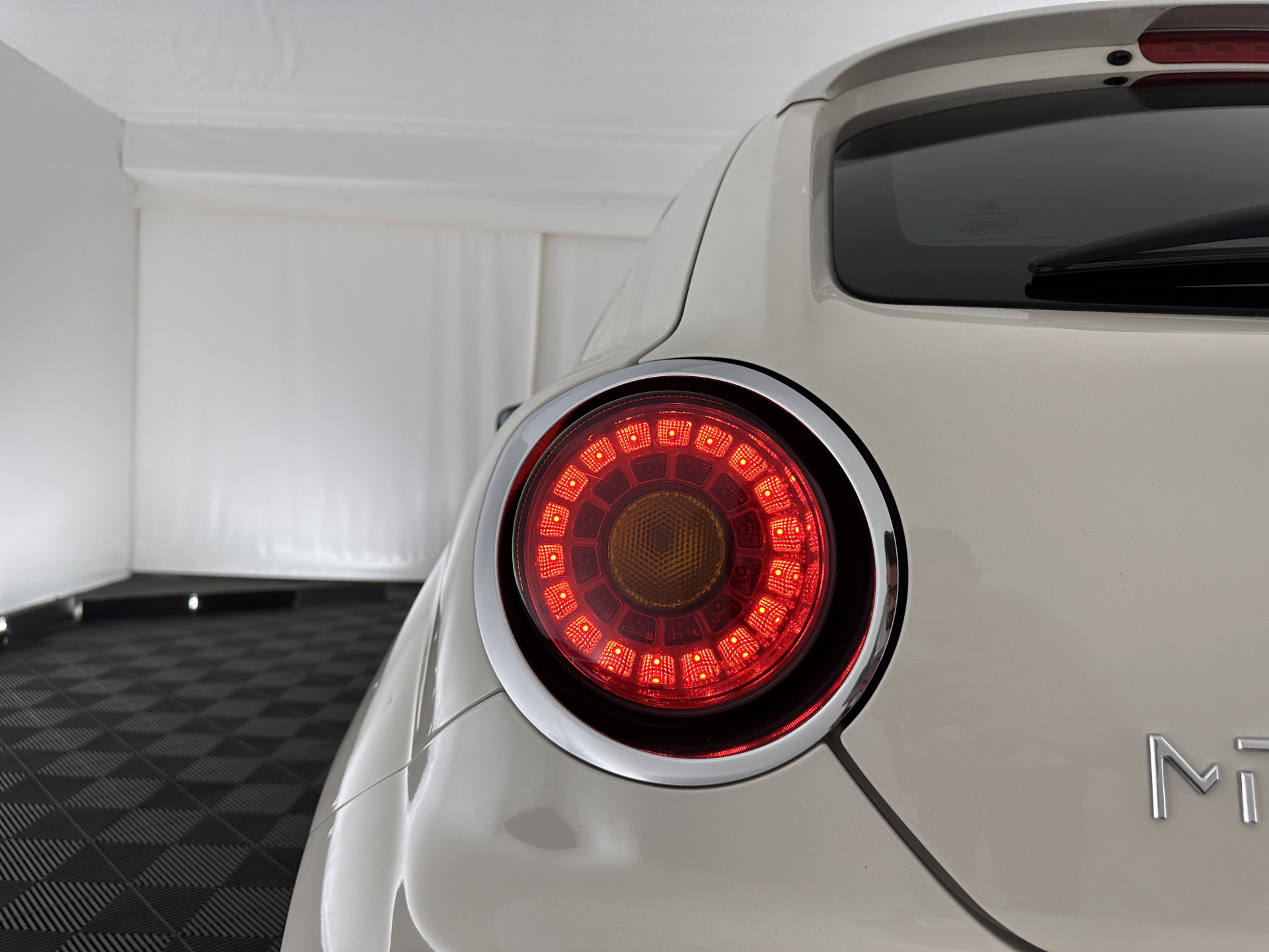 Alfa Romeo MiTo 1.3 JTDm ECO Limited Edition *LUXURY-LEATHER | NAVI-FULLMAP | SPORT-SEATS | ECC | PDC | CRUISE | CARBON-INLAY | 17''ALU*