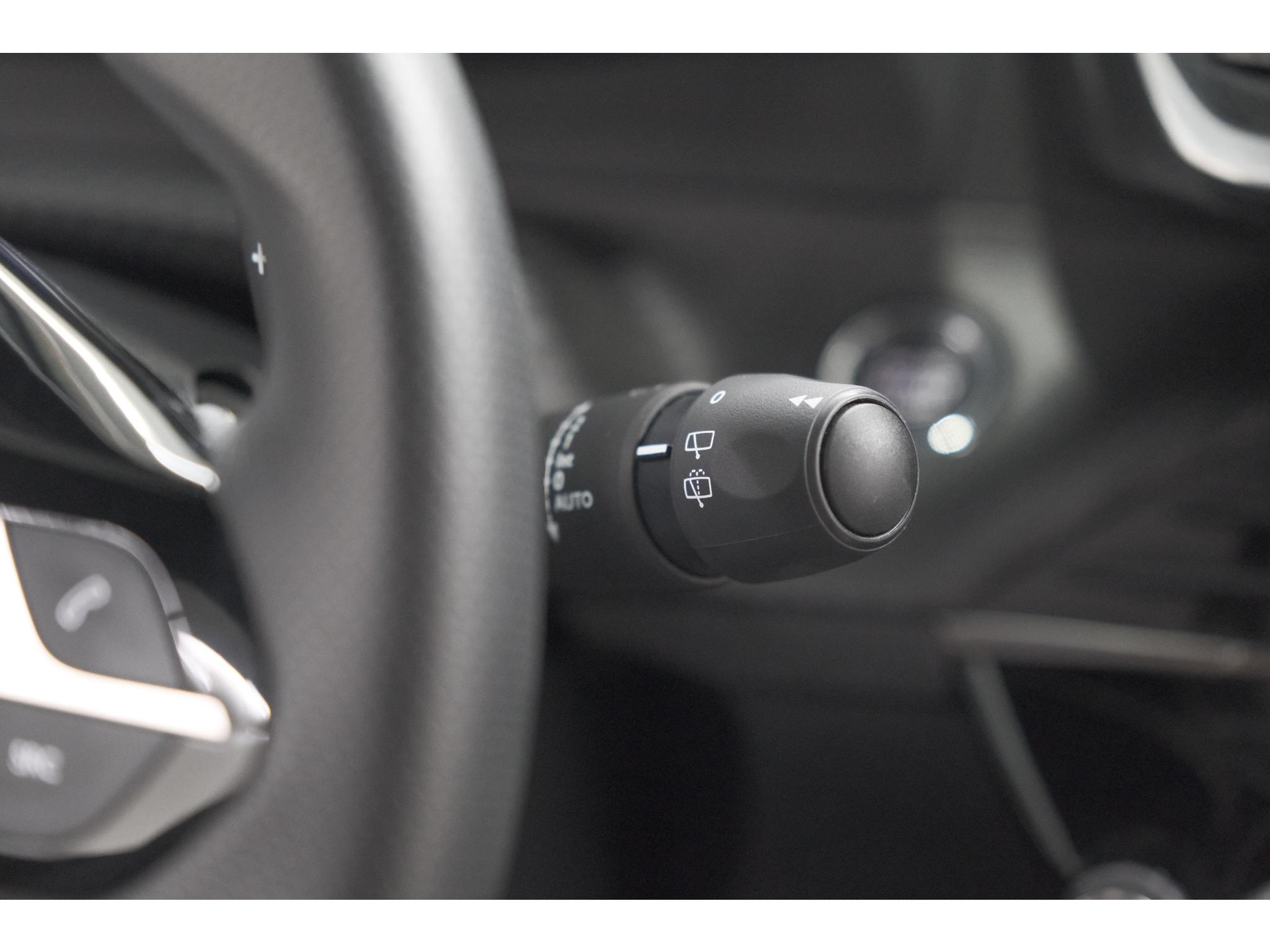 Peugeot 2008 1.2 Hybrid 145 GT | Camera | Apple Carplay | Parkeersensoren