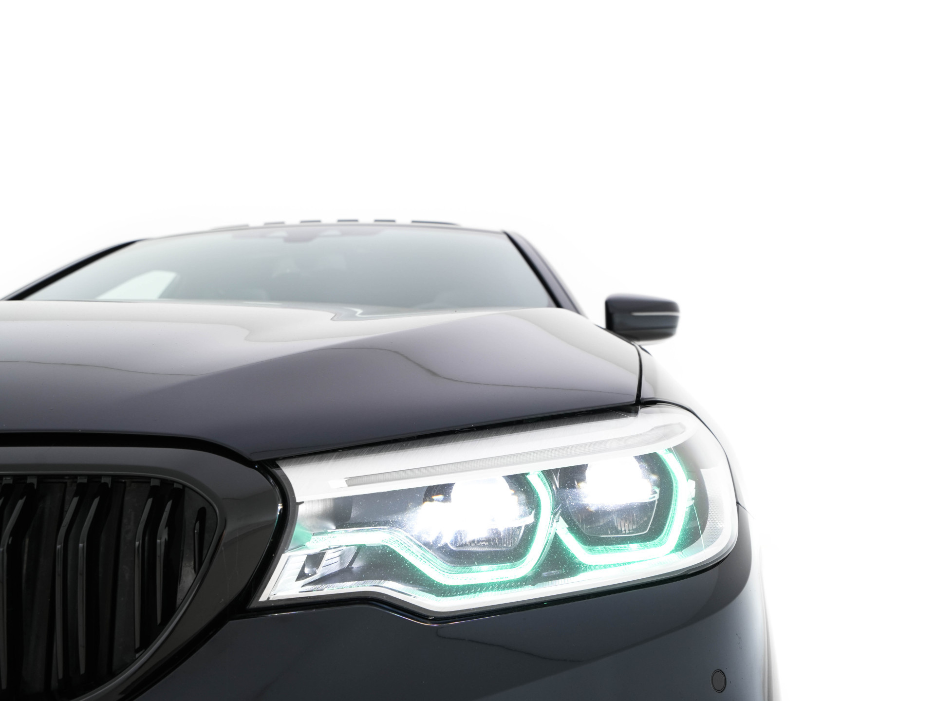 BMW 5-serie 520d xDrive M-Sport-Pack High Executive (INCL-BTW) Aut. *PANO | LUXURY-LEATHER | FULL-LED | HEAD-UP | DIGI-COCKPIT | NAVI-FULLMAP | TOP-VIEW | MEMORY-PACK | ECC | AMBIENT-LIGHT | PDC | CRUISE | SHIFT-PADDLES | TOWBAR  | 20''ALU*