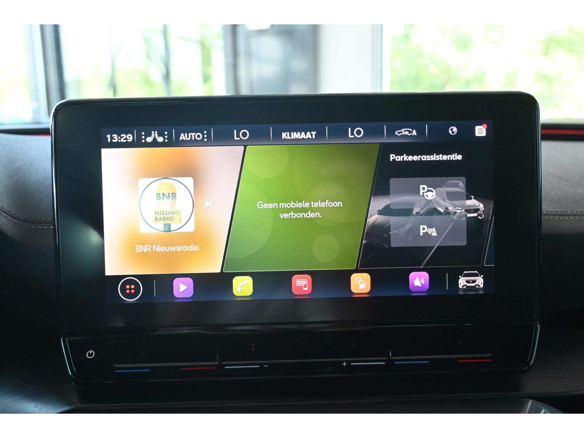 CUPRA Formentor 1.5 TSI Automaat Clima Adaptieve cruise Navigatie Apple carplay Trekhaak PDC Inruil mogelijk