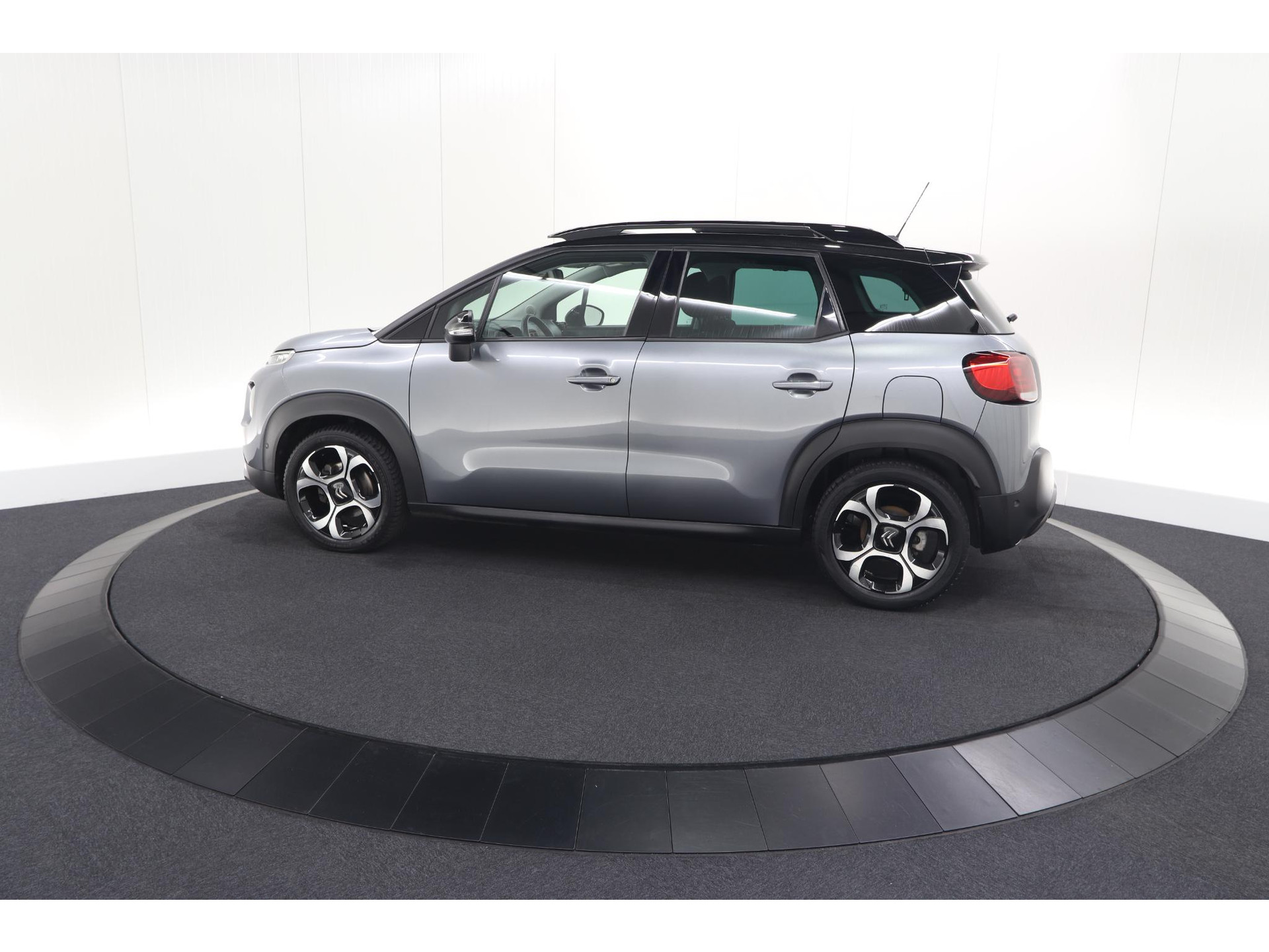 Citroen C3 Aircross PureTech 110 S&S Business | Schuif-/Kanteldak | Camera | HIFI Audiosysteem | Dodehoekdetectie