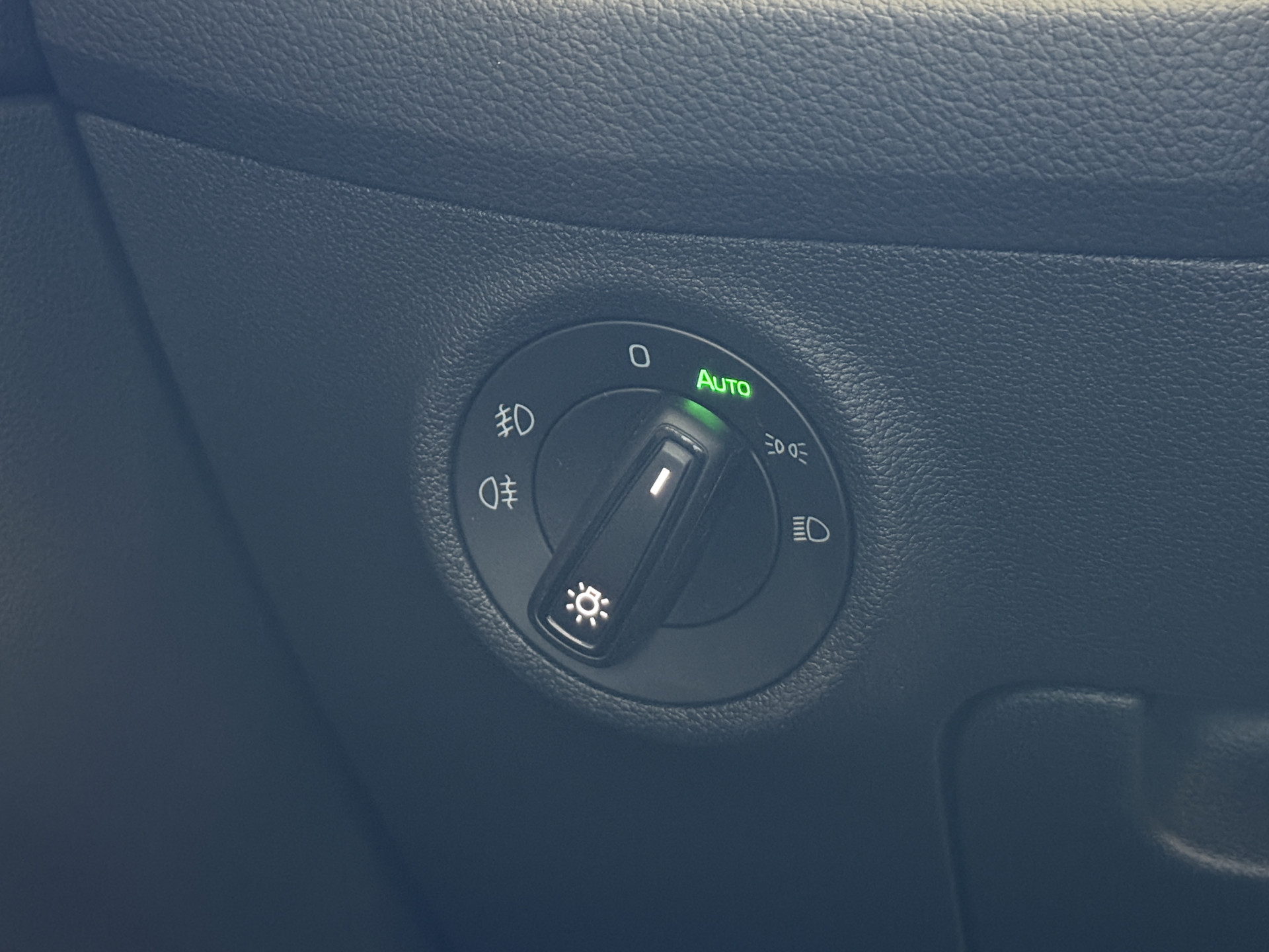 ŠKODA Kodiaq 1.5 TSI Business Edition | Panoramadak | Apple Carplay | Stoelverwarming