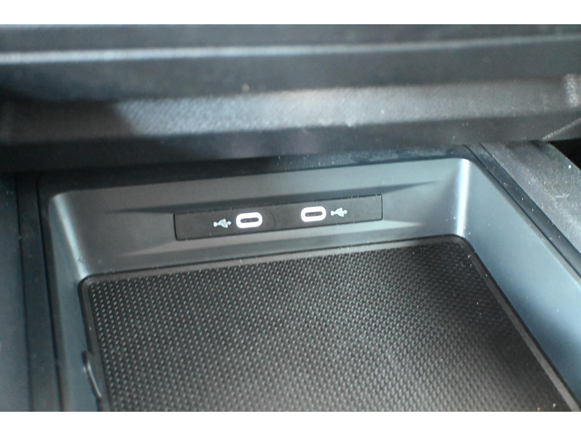 SEAT Leon 1.5 TSI FR Launch Edition Clima Navigatie Carplay Virtual LED Rijklaarprijs! Inruil Mogelijk!