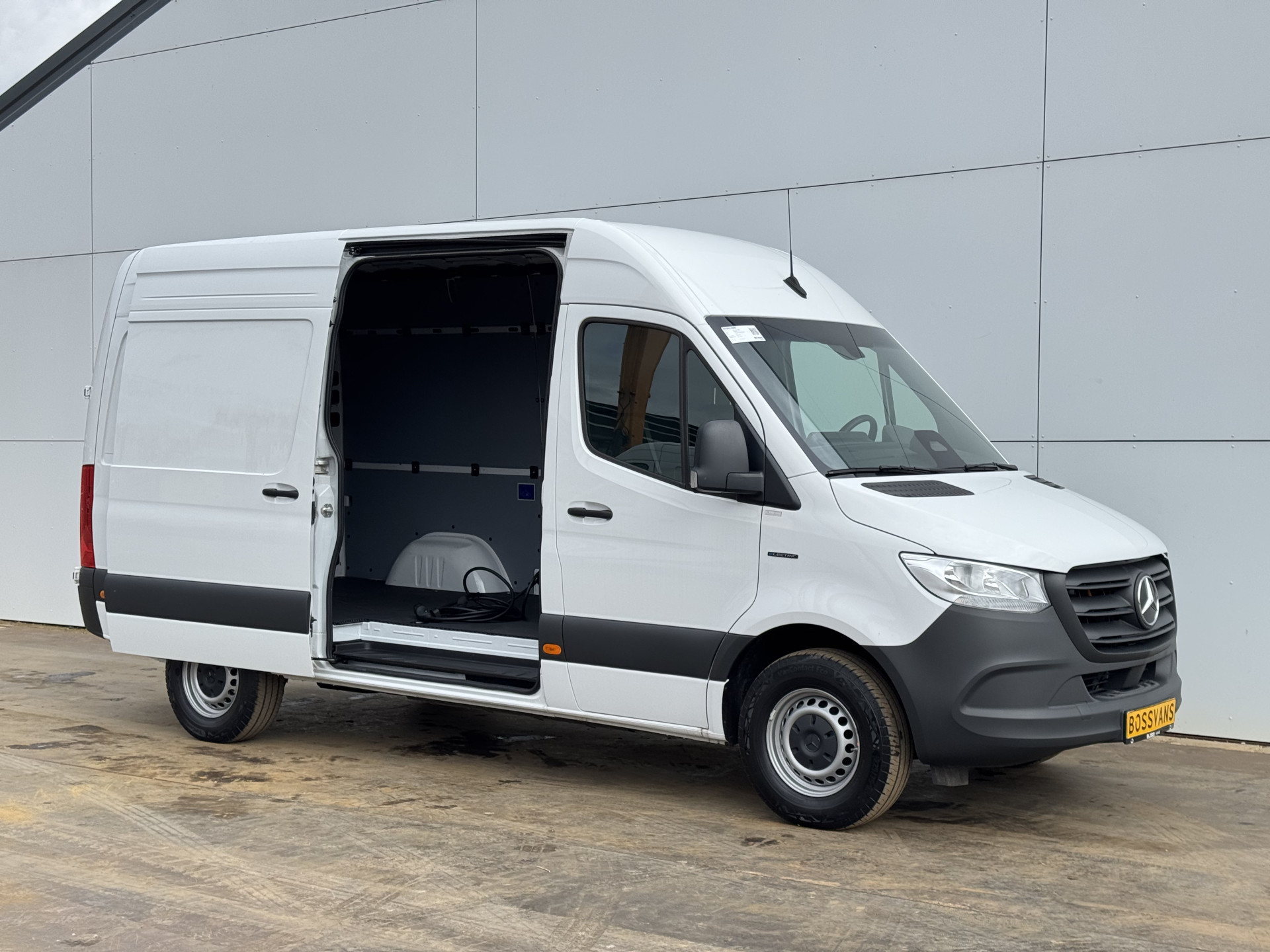 Mercedes-Benz eSprinter 314 Pro 81kWh L2H2 313km WLTP 2000kg Trekvermogen 115kw Snelladen Adaptieve Cruise Widescreen Camera