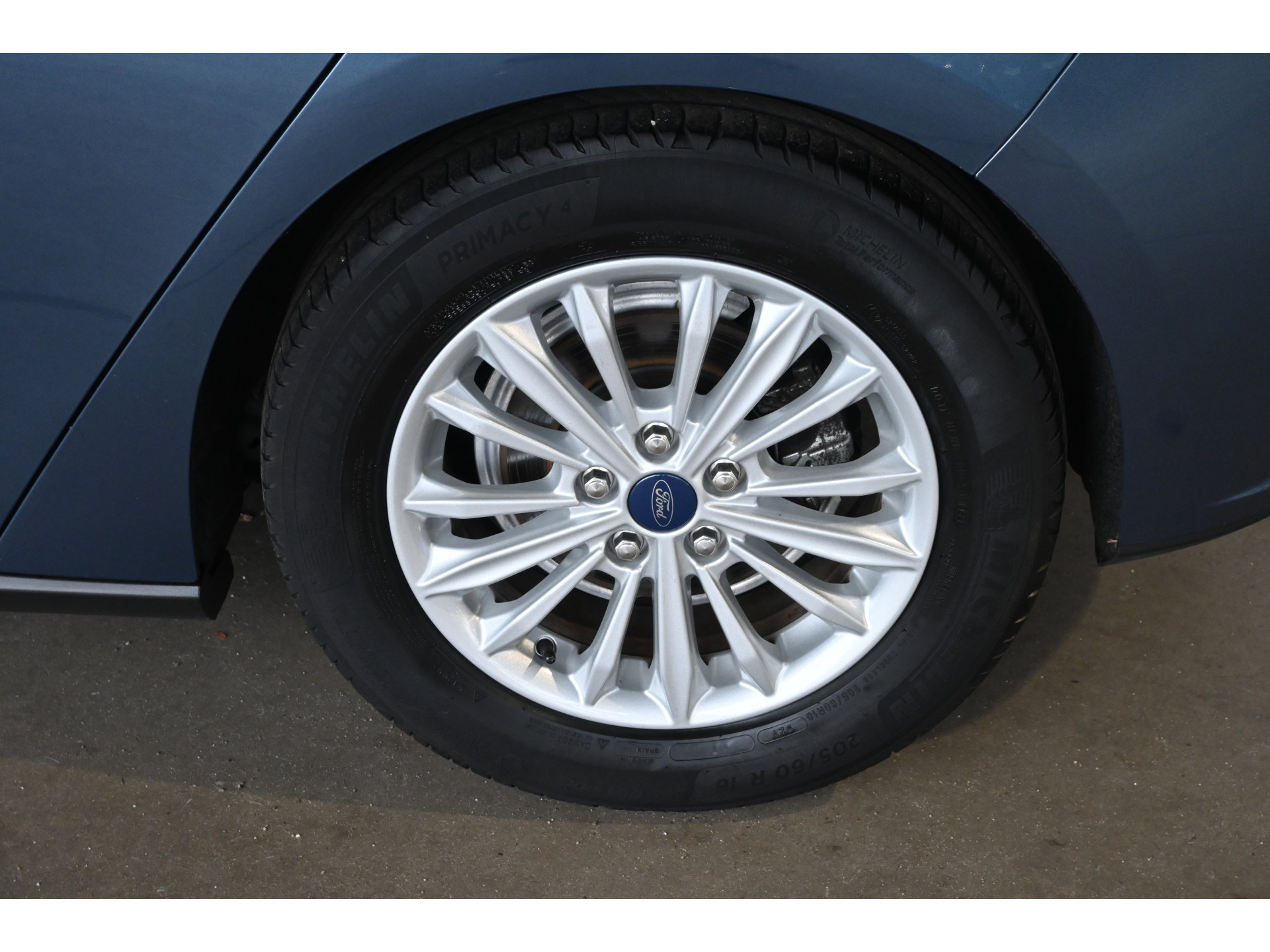 Ford Focus 1.0 EcoBoost Titanium Business Clima Navigatie Stuur/Stoelverwarming Rijklaarprijs! Inruil Mogelijk!