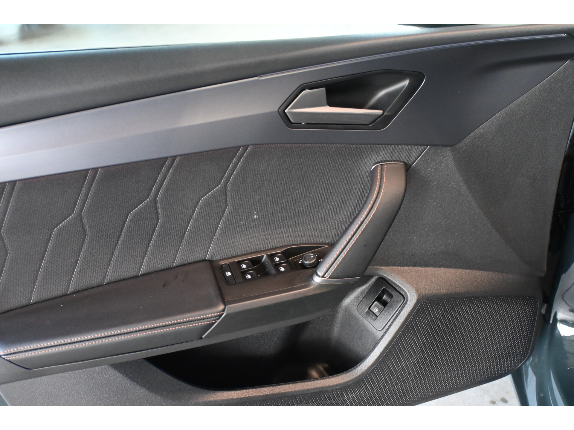 CUPRA Leon 1.5 TSI e-Hybrid Business PHEV EDGE Clima Adaptieve Cruise Matrix CarPlay Navigatie Lane Assist Stuurverwarming 100% Onderhouden! Inruil Mogelijk!
