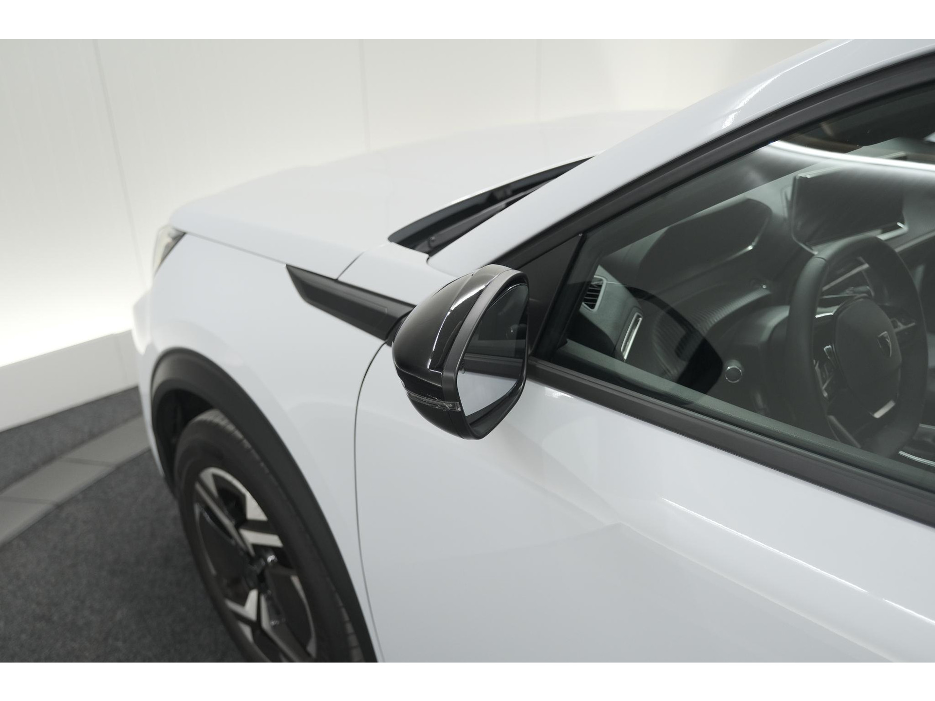 Peugeot 2008 PureTech 100 Allure | 360 Camera | Dodehoekdetectie | Navigatie | Apple Carplay