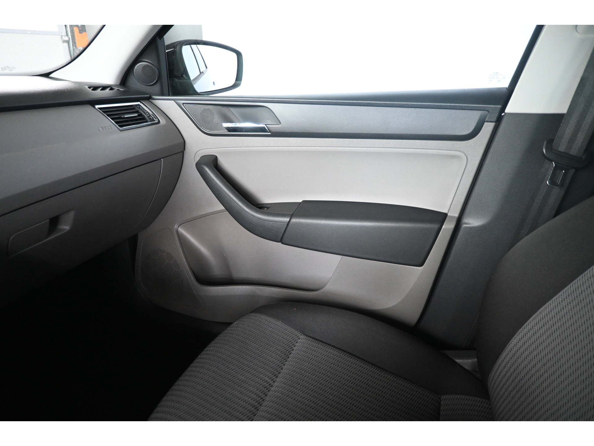 SEAT Toledo 1.2 TSI Businessline High Clima Navigatie Cruise Control Goed Onderhouden! Inruil Mogelijk!