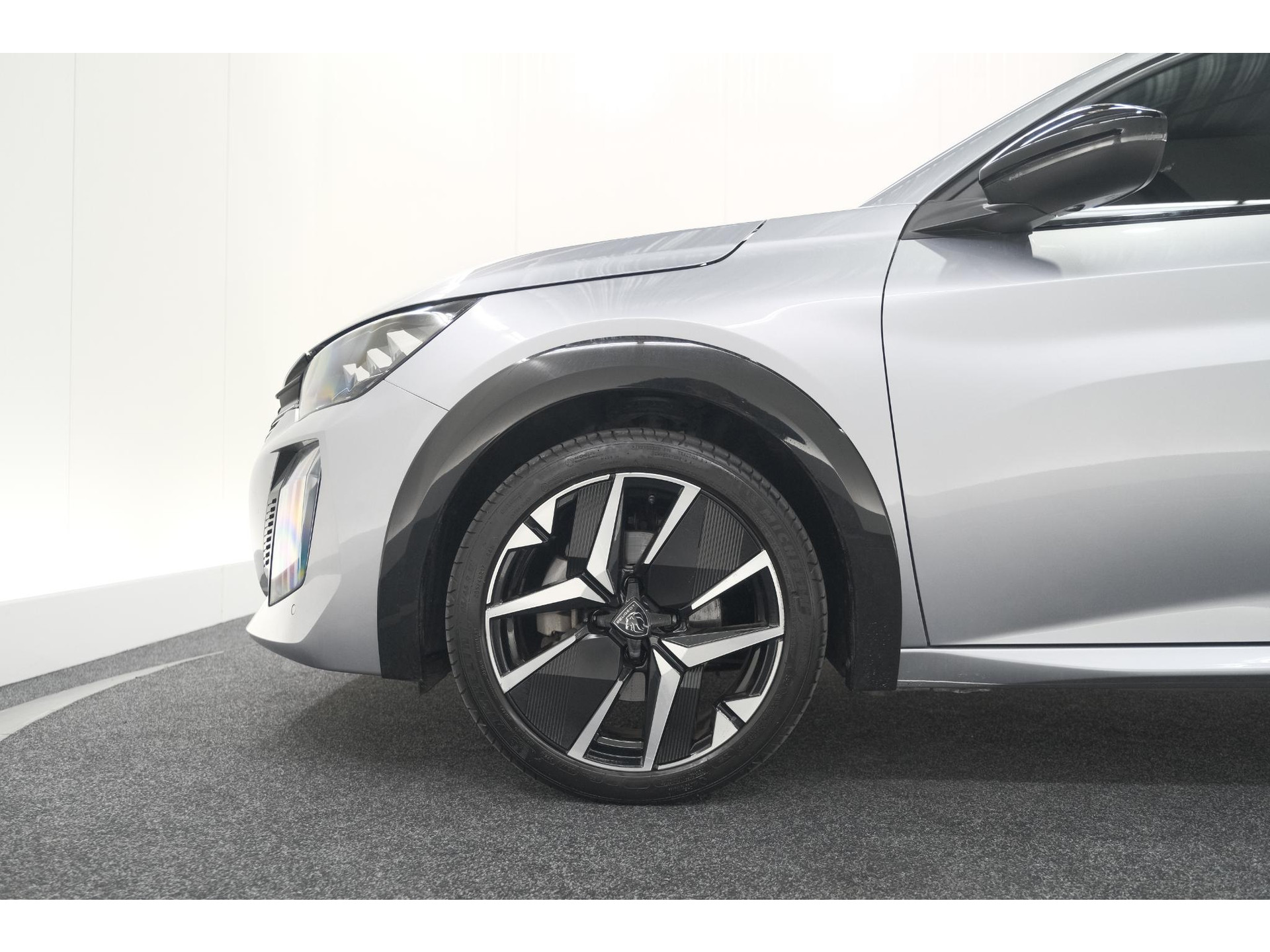 Peugeot 208 Hybrid 136 e-DCS6 GT | Camera | Apple Carplay & Android Auto | Parkeersensoren