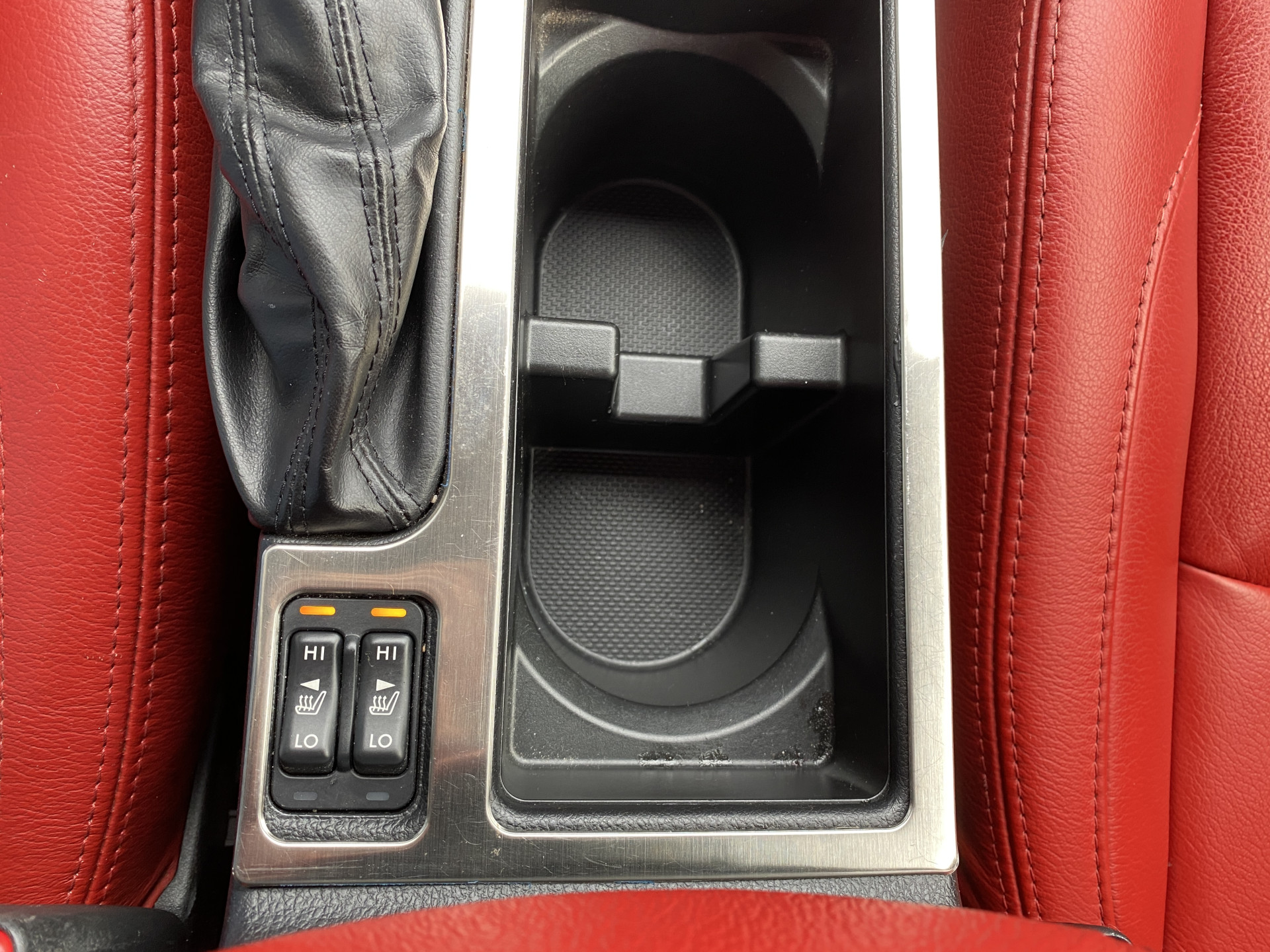 Subaru XV 2.0i Luxury AWD 150 pk AUT. | dealer onderhouden | navigatie | trekhaak | leder interieur | camera | all season banden