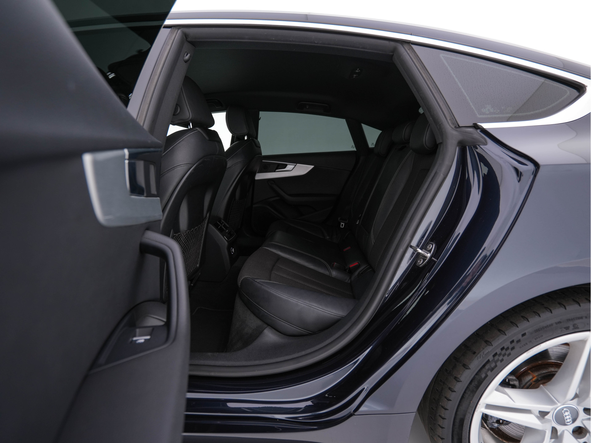 Audi A5 Sportback 1.4 TFSI S-Line Competition Aut. *FULL-LED | LEATHER-FABRIC | SPORT-SEATS | NAVI-FULLMAP | SHIFT-PADDLES | PRIVACY-GLASS | ECC | PDC | CRUISE | 18''ALU*