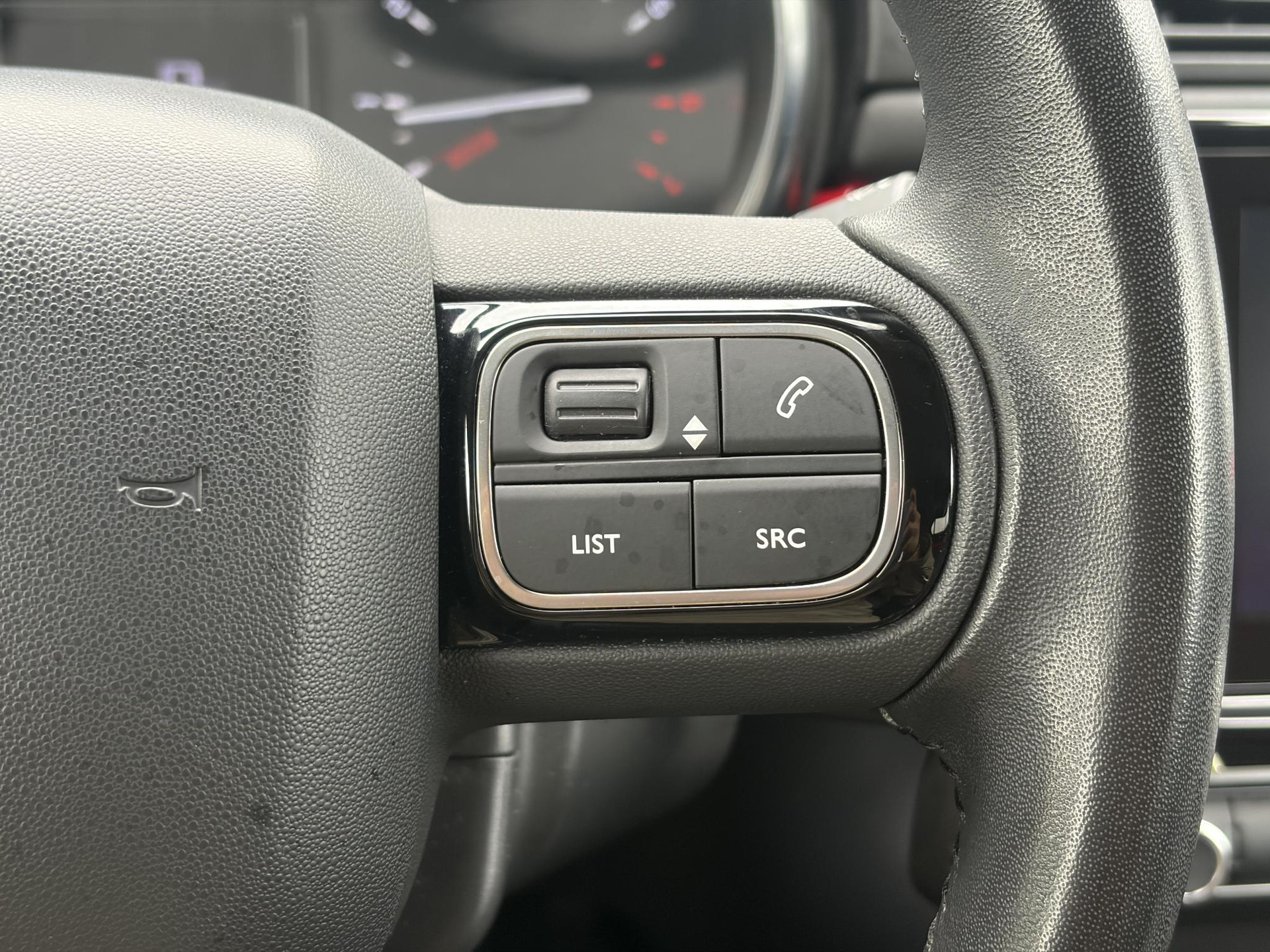 Citroen C3 1.2 PureTech S&S Shine D-riem vv in 08-2026 l 1e Eigenaar l Camera l Carplay l Navi l 110pk l Dealer Onderhouden l Clima l Cruise l 6 Bak l Pdc l Lm velgen l N.A.P l Apk tot 02-2027