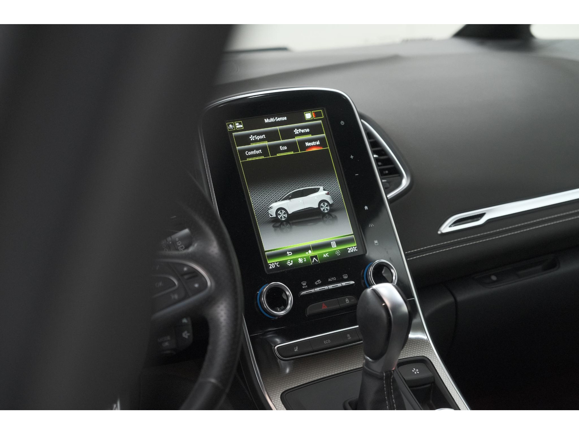 Renault Scénic TCE 160 EDC Black Edition | Trekhaak | Adaptieve Cruise Control | BOSE Premium Audio | Panoramadak
