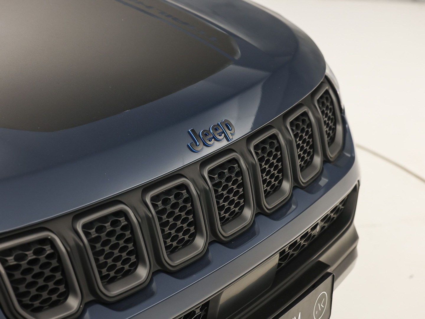 Jeep Compass 4xe 240 Plug-in Hybrid Electric Trailhawk 240Pk Automaat (PANORAMADAK, VIRTUAL COCKPIT, APPLE CARPLAY, GROOT NAVI, CAMERA, SPORTSTOELEN, GETINT GLAS, ADAPTIVE CRUISE, NIEUWSTAAT)