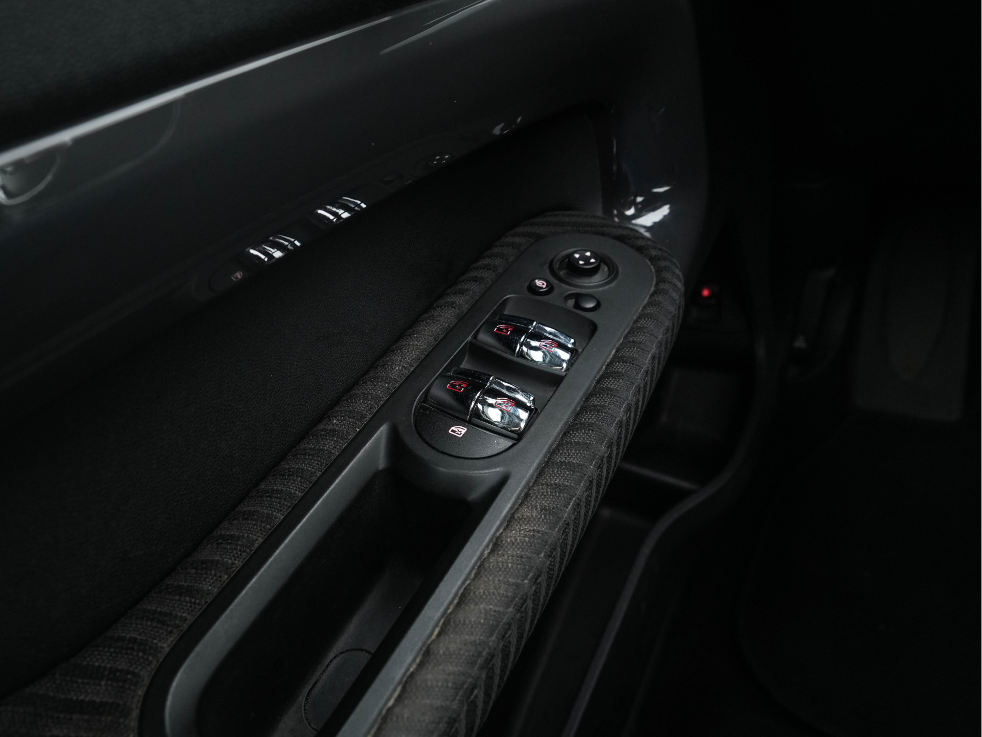 MINI Mini Countryman 2.0 Cooper S E ALL4 Chili Plug-In (INCL-BTW) Aut. *PANO | LEATHER-FABRIC | FULL-LED | SPORT-SEATS | KEYLESS | NAVI-FULLMAP | ECC | AMBIENT-LIGHT | PDC | CRUISE | 18''ALU*