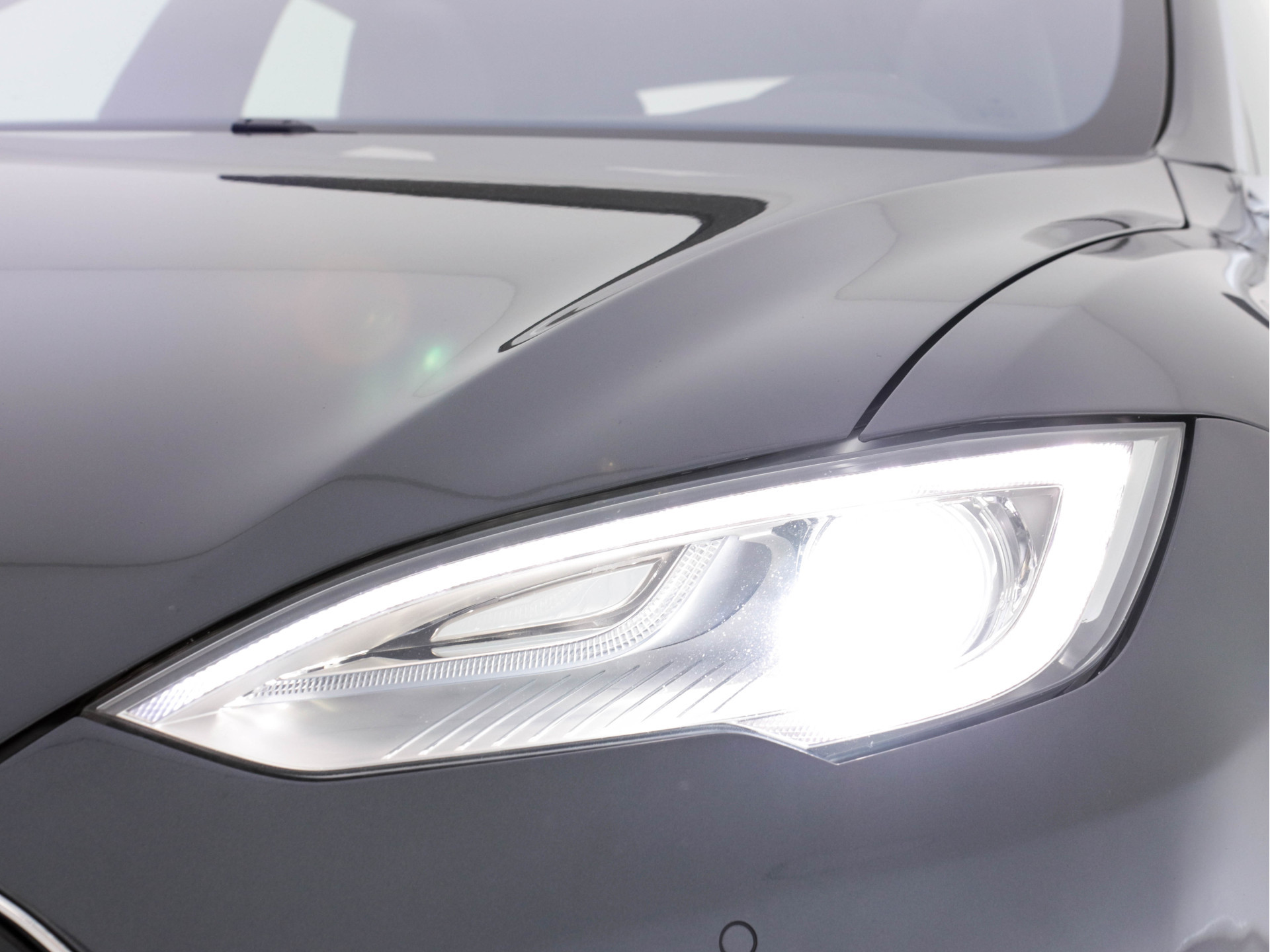 Tesla Model S P85D Performance-Pack AWD [ 3-Fase ] (INCL-BTW) *PANO | NAPPA-FULL-LEATHER | AUTO-PILOT | AIR-SUSPENSION | KEYLESS | CAMERA | FULL-LED | ADAPTIVE-CRUISE |  DIGI-COCKPIT | SPORT-SEATS | 19"ALU*