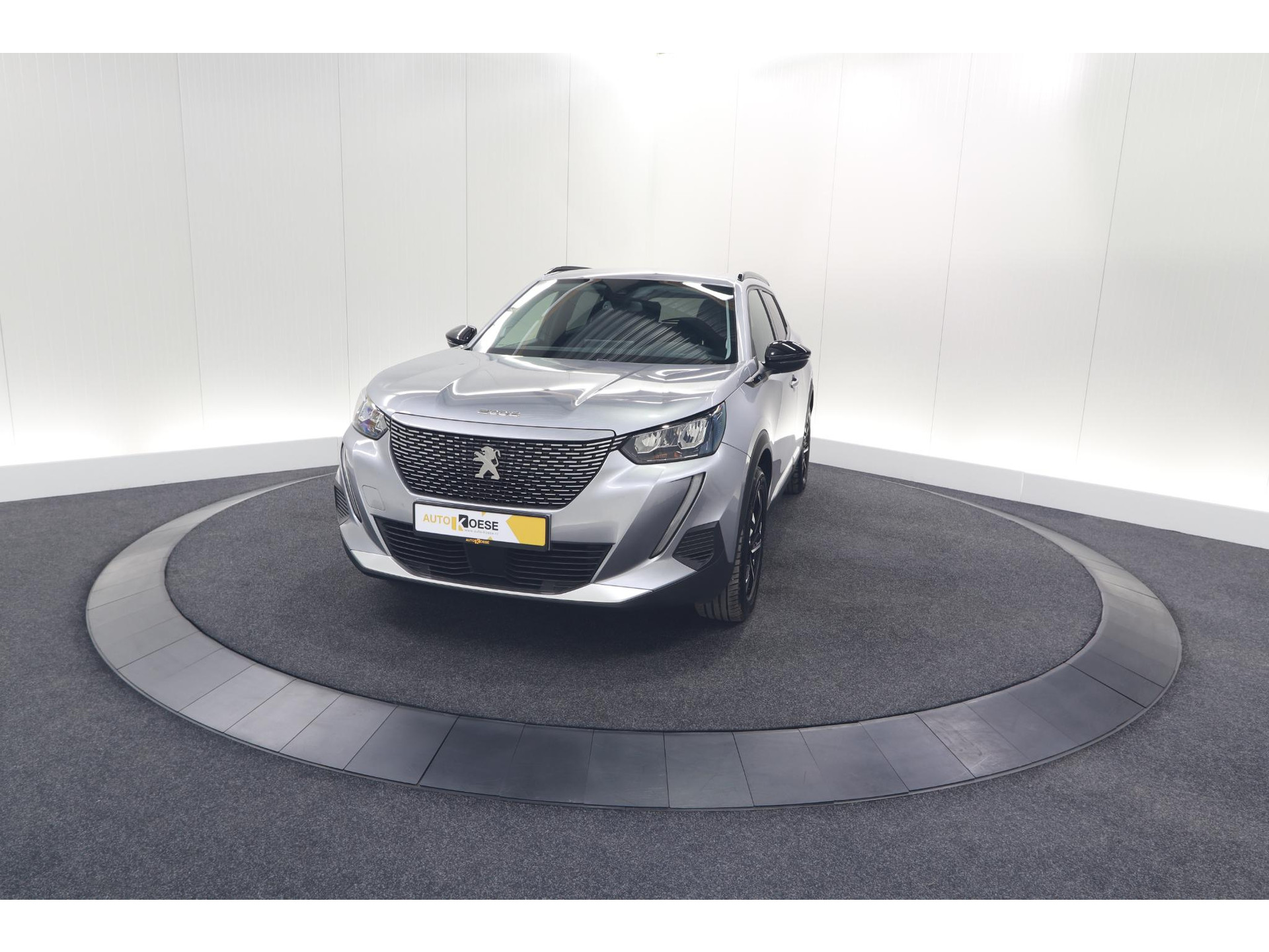 Peugeot e-2008 EV Allure Pack 50 kWh | 3 Fase Laadfunctie | Camera | Navigatie | Parkeersensoren | Apple Carplay