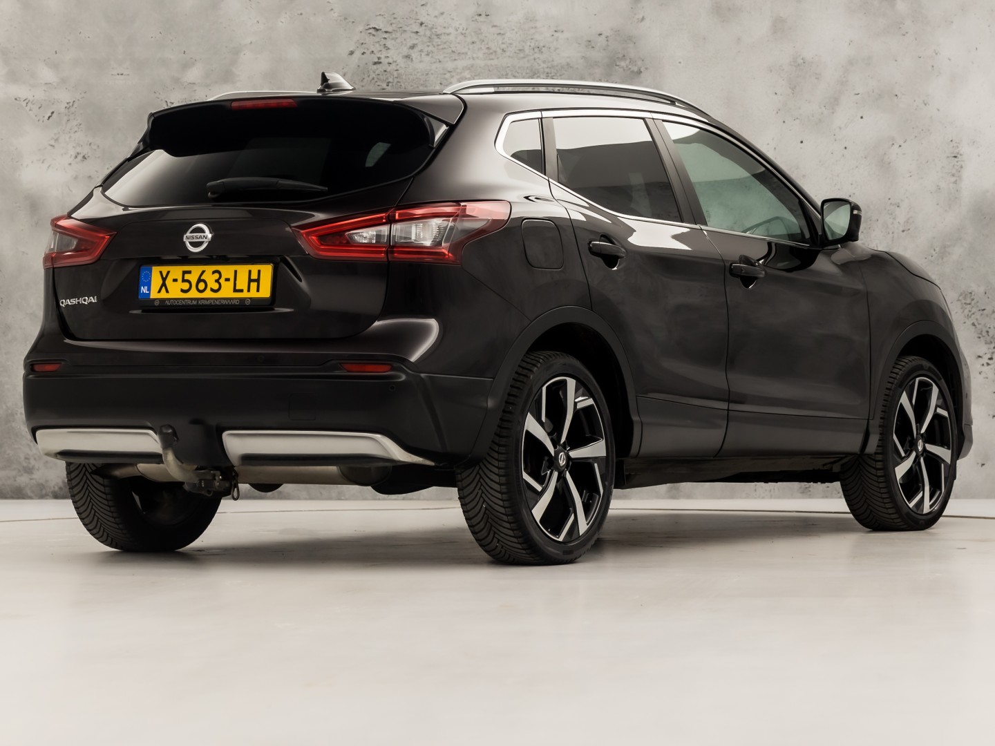 Nissan Qashqai 1.2 Tekna + Sport pack (PANORAMADAK, NAVIGATIE, MEMORY SEAT, NAPPA LEDER, ZWART HEMEL, 360 CAMERA, STOELVERWARMING, GETINT GLAS, TREKHAAK, NIEUWE APK, NIEUWSTAAT)