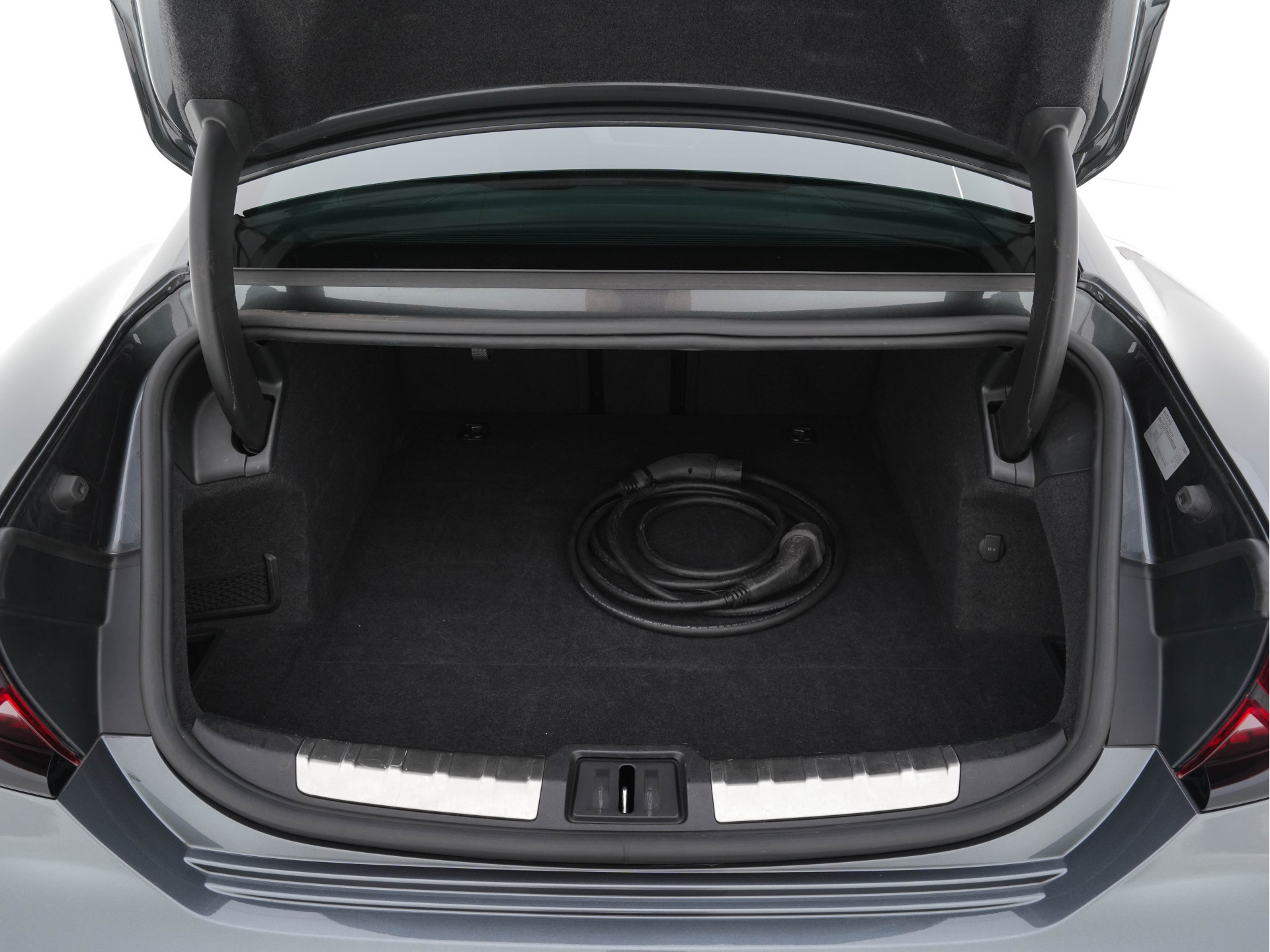 Audi e-tron GT 93 kWh Quattro [ 3-Fase ] {SOH-93%} (INCL-BTW) *PANO | FULL-LED | LEATHER | AUDI-SOUNDSYSTEM | DIGI-COCKPIT | NAVI-FULLMAP | HEATED-SPORTSEATS | TOP-VIEW | DAB | KEYLESS | LANE-ASSIST | SHIFT-PADDLES | PRIVACY-GLASS | 20