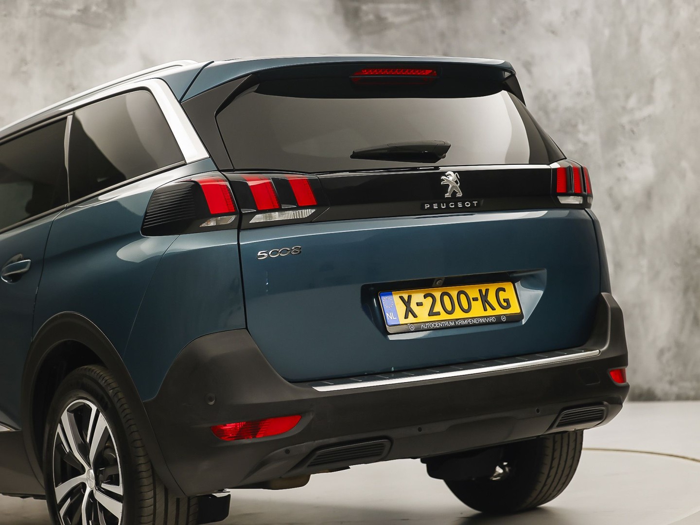 Peugeot 5008 1.2 PureTech GT-Line 7 Persoons Automaat 131Pk (GROOT NAVI, APPLE CARPLAY, 360 CAMERA, SPORTSTOELEN, KEYLESS, VIRTUAL DASHBOARD, LM VELGEN, NIEUWE APK)