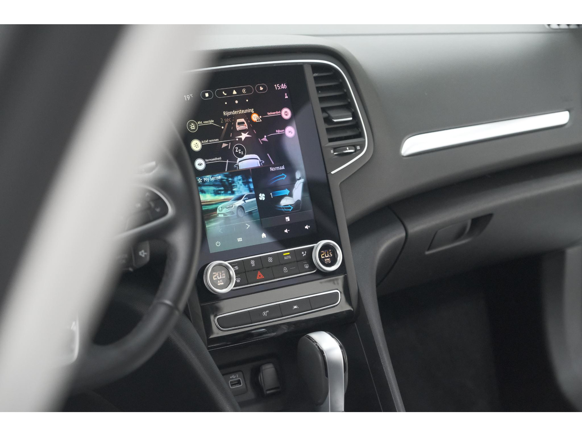 Renault Mégane Estate TCe 140 EDC Techno | Trekhaak | Camera | Navigatie | 9.3 Inch Groot Scherm