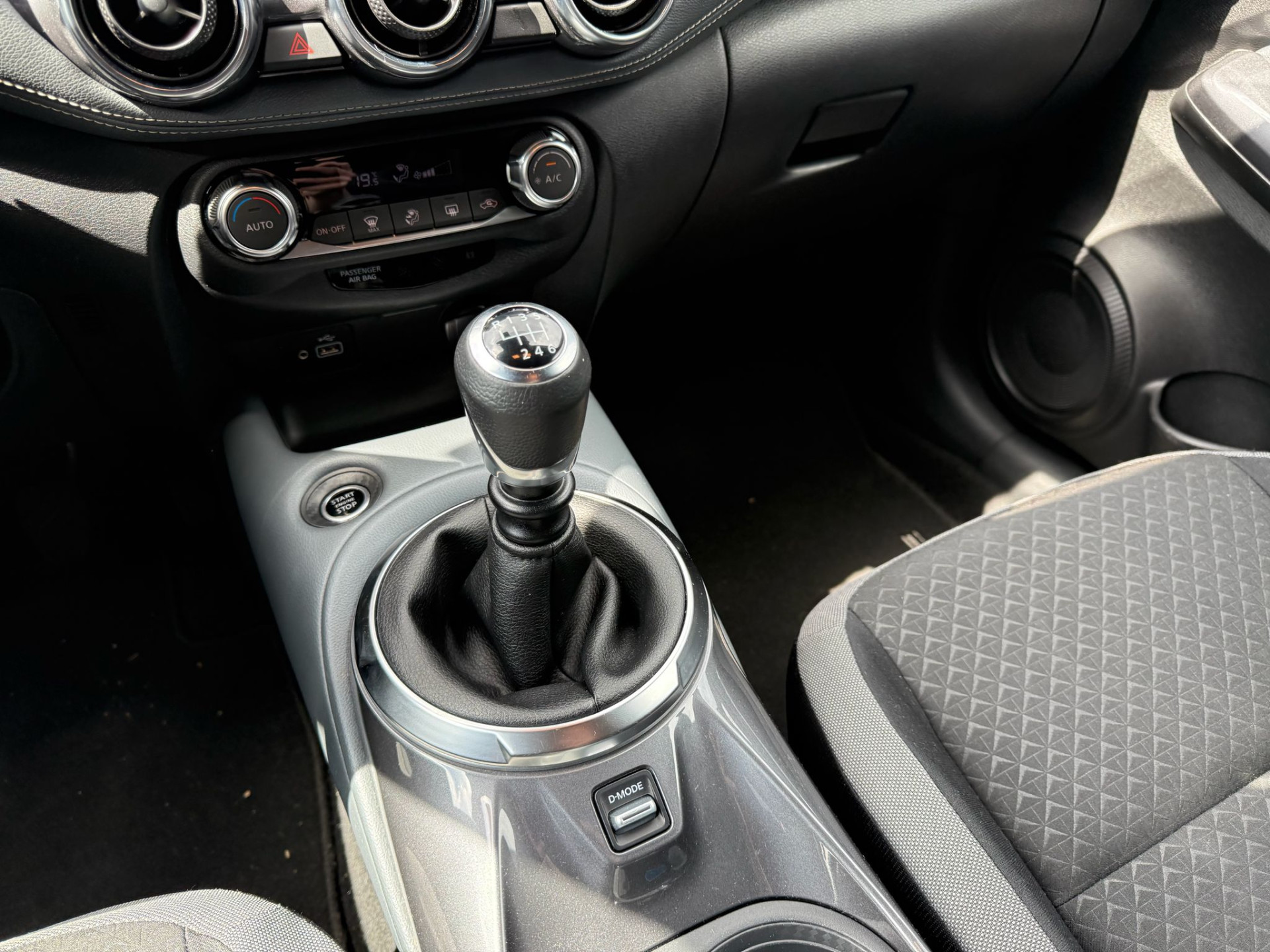 Nissan Juke 1.0 DIG-T N-Connecta | 2E EIGENAAR | 3/6/12MND GARANTIE | 19INCH | NAVI | LED | CARPLAY | CRUISE |