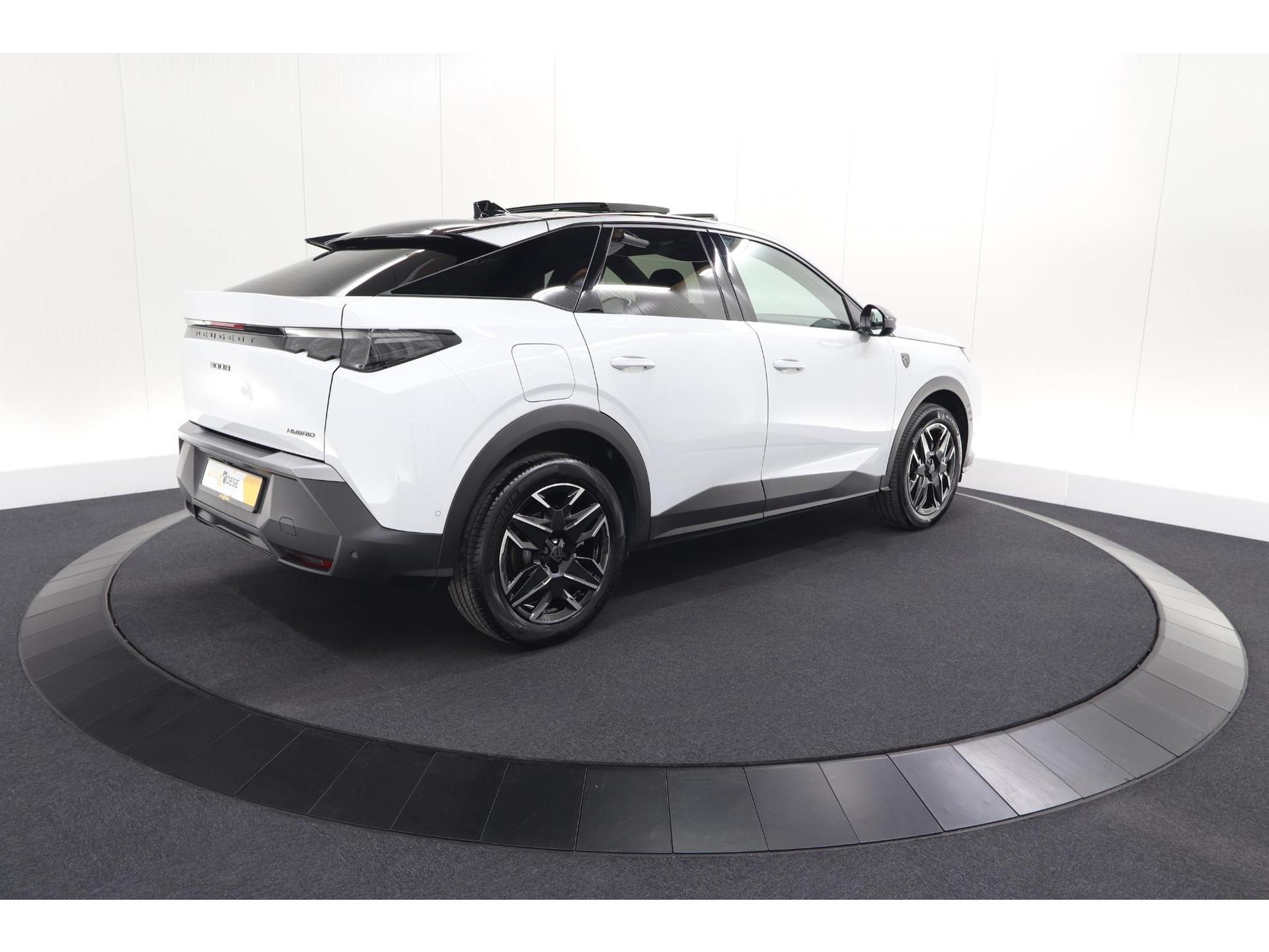 Peugeot 3008 1.2 Hybrid 136 GT | Panoramadak | FOCAL Audio | Alcantara Executive Pakket | 360 Camera | Adaptieve Cruise Control