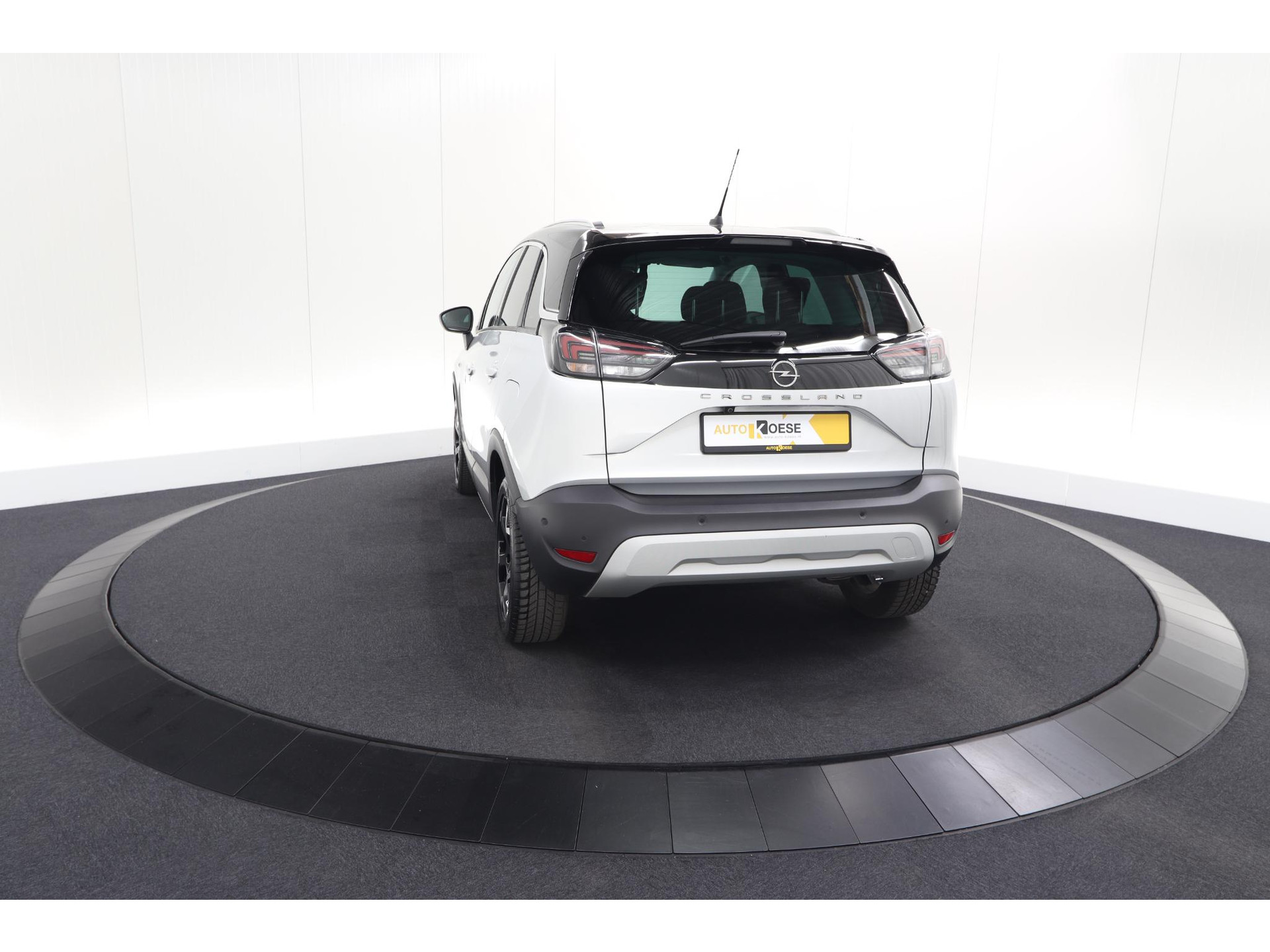 Opel Crossland 1.2 Turbo Ultimate | Camera | Dodehoekdetectie | Comfort Pakket | Apple Carplay