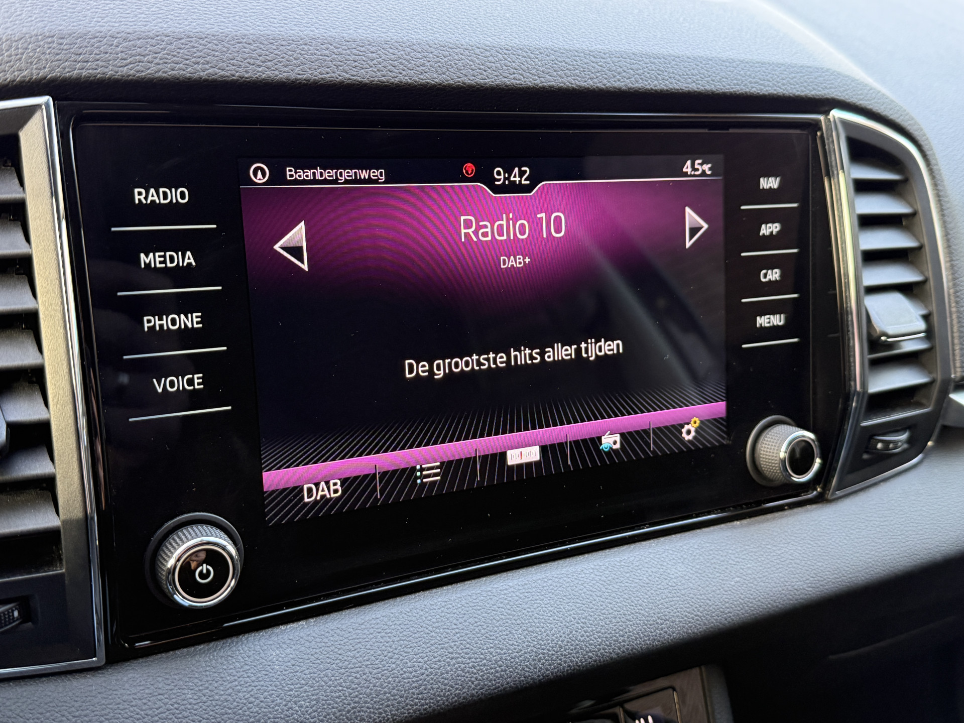 ŠKODA Karoq 1.0 TSI Style | Keyless | Apple carplay | Stoelverwarming