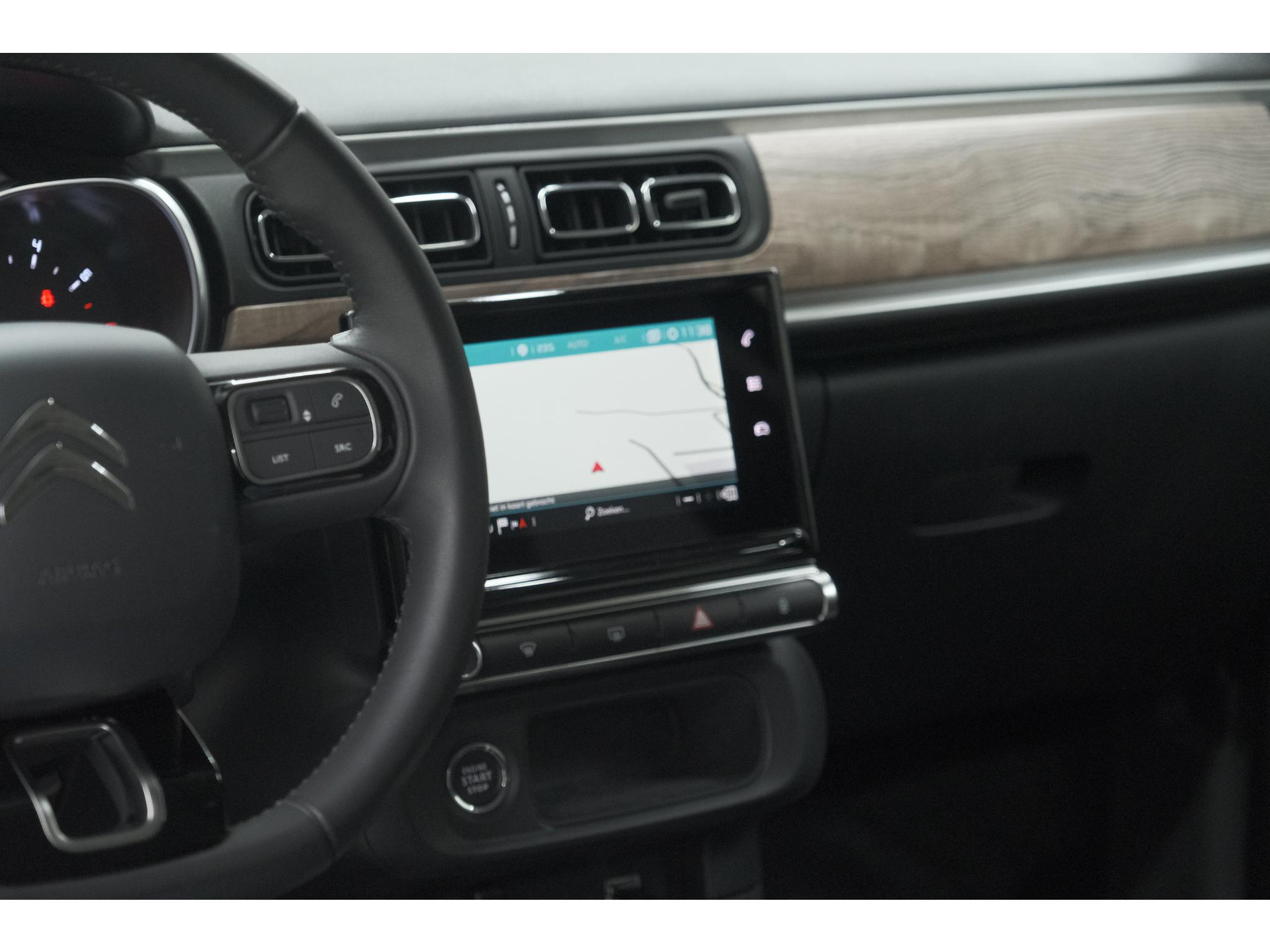 Citroen C3 PureTech 82 Max | Trekhaak | Keyless | Camera | Parkeersensoren | Navigatie | Stoelverwarming