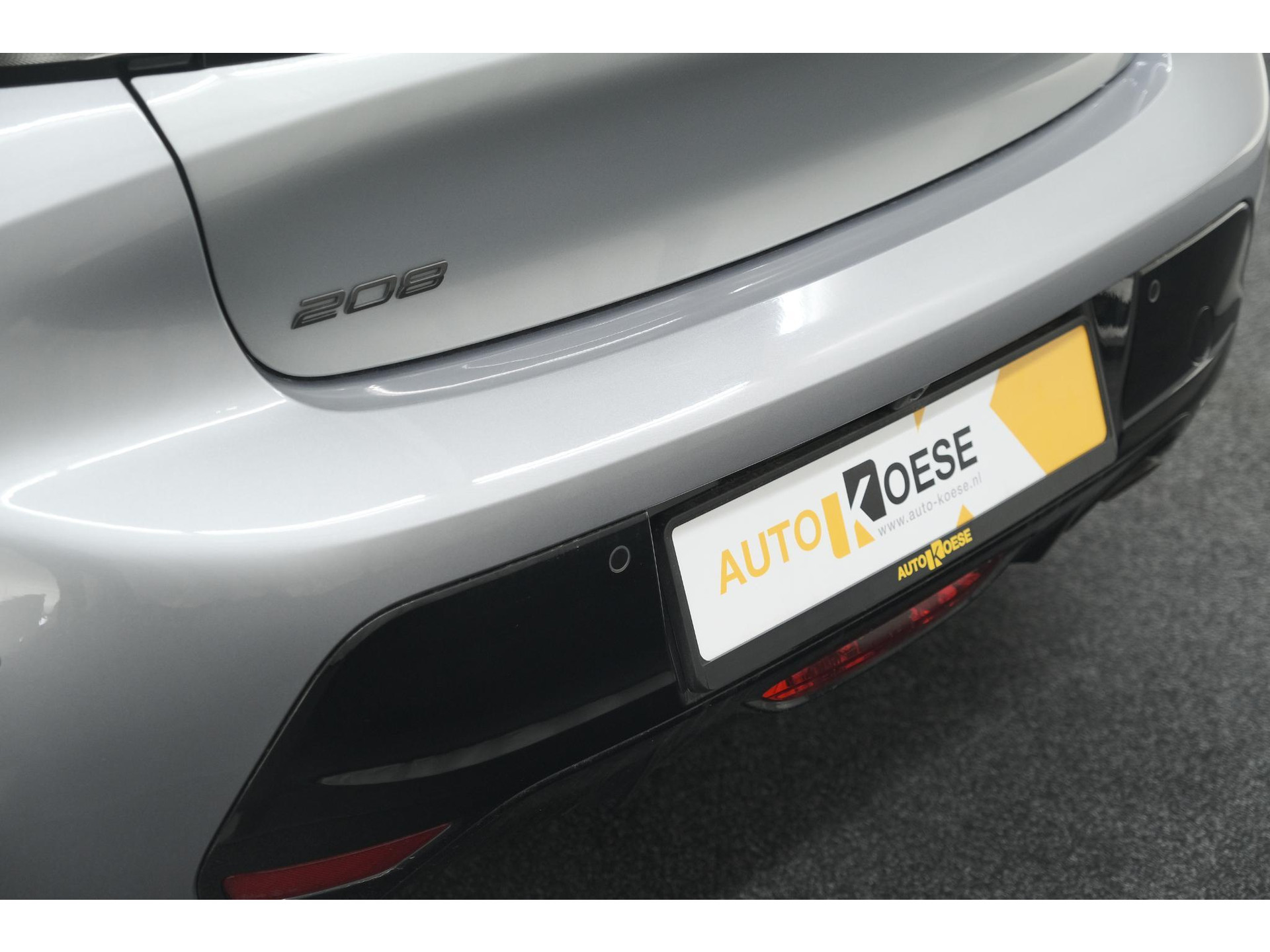 Peugeot 208 PureTech 100 Allure | 360 Camera | Dodehoekdetectie | Apple Carplay