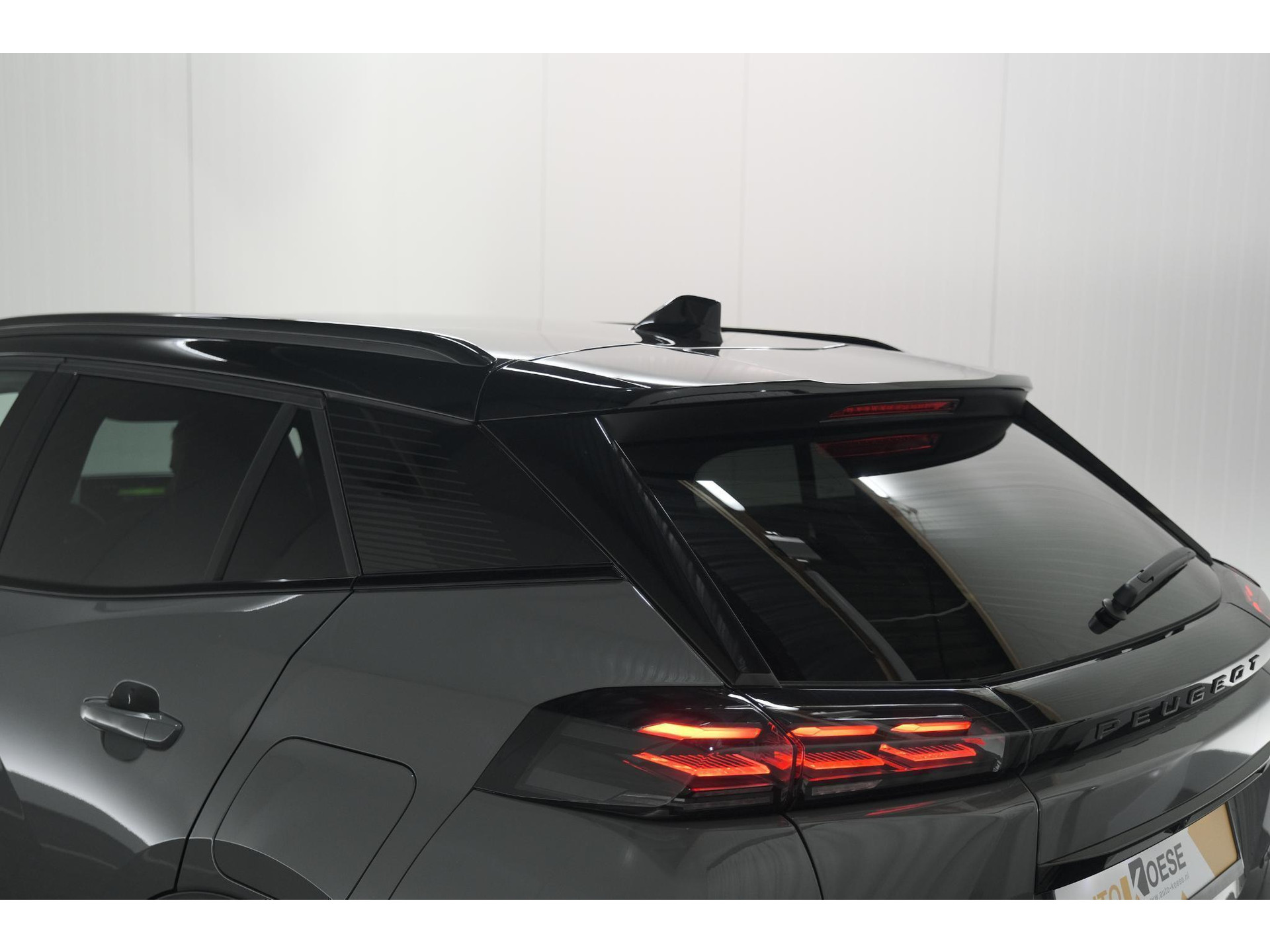 Peugeot 2008 PureTech 130 EAT8 GT | 360 Camera | Stoelmassage | Adaptieve Cruise Control | Dodehoekdetectie
