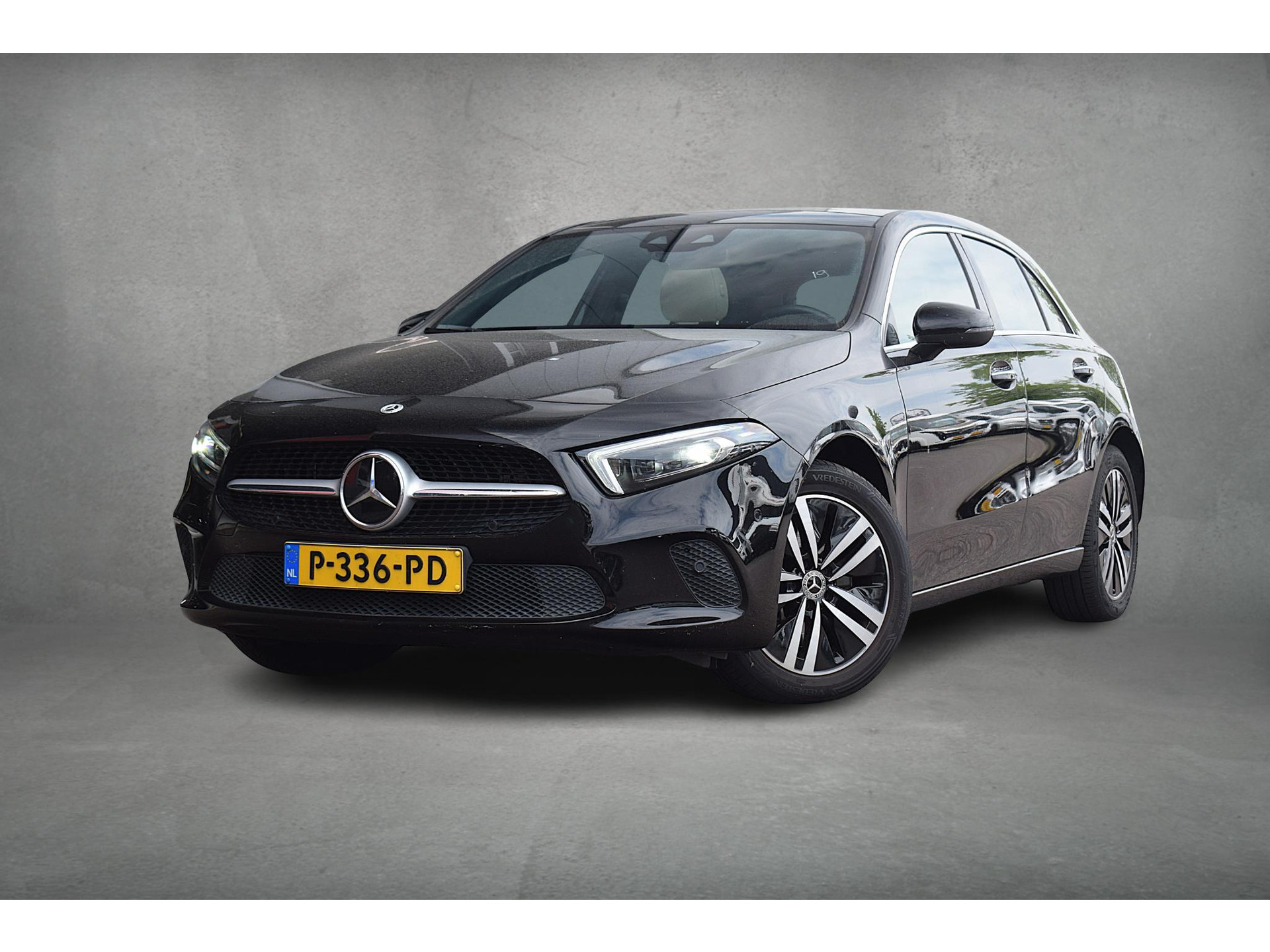 Mercedes-Benz A-klasse 250 e Business Solution Luxury Limited | Pano | Leer | Burmester | SOH: 94,3% | Stoelverwarming