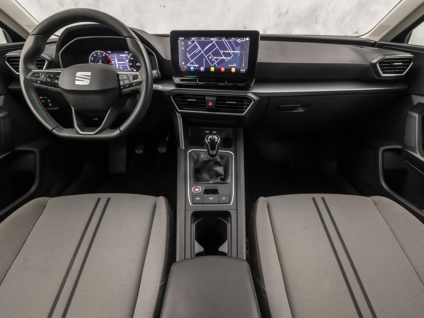 SEAT Leon 1.5 TSI Sport (4 CILINDER, APPLE CARPLAY, GROOT NAVI, CAMERA, GETINT GLAS, SPORTSTOELEN, ADAPTIVE CRUISE, KEYLESS, NIEUWSTAAT)