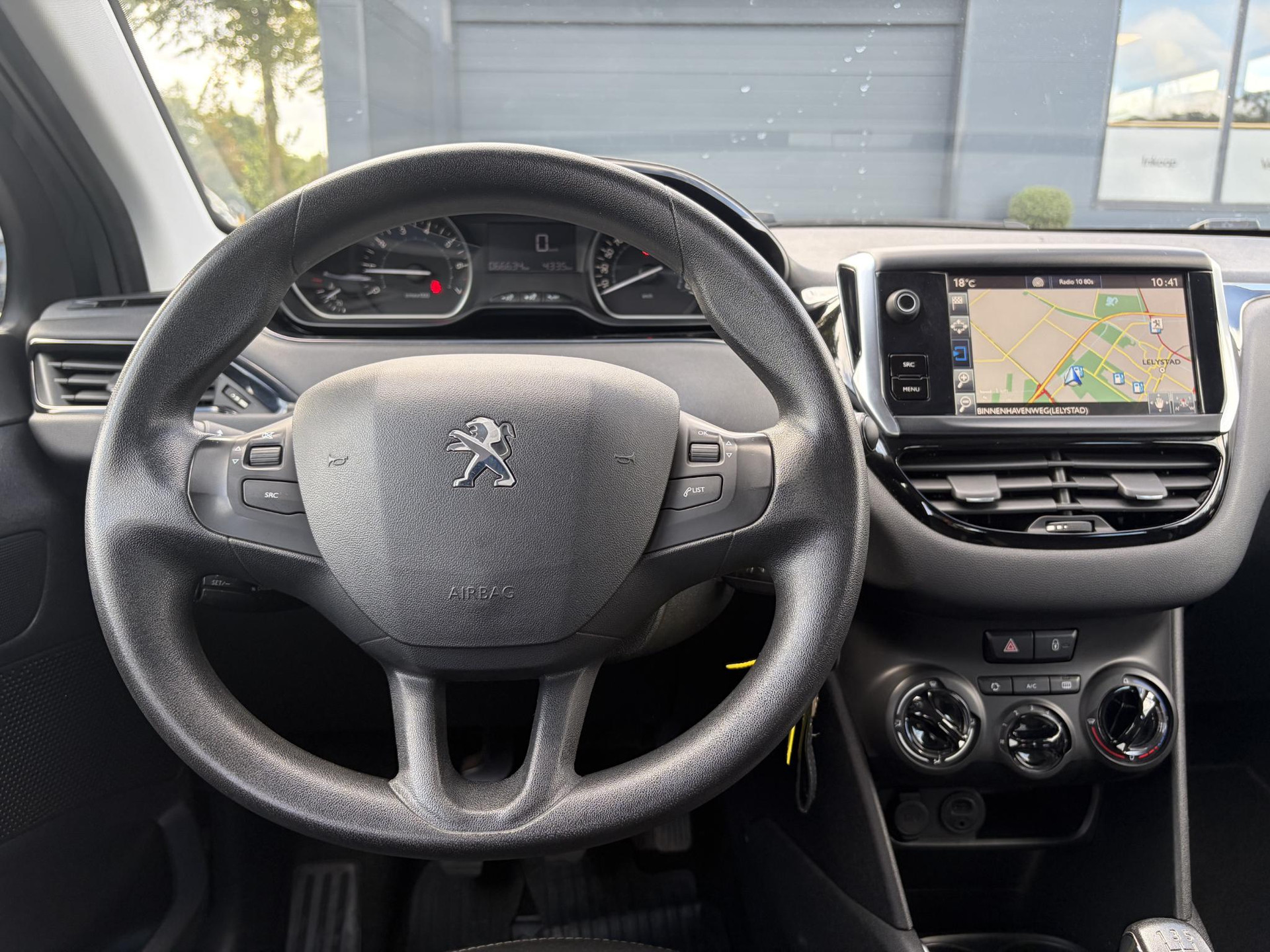Peugeot 208 1.2 PureTech Blue Lion ✓Nieuwe D-riem✓Afn.Trekhaak✓Carplay✓Navi✓Airco✓Cruise✓Pdc✓2e Eigenaar✓Weinig Km✓5 Deurs✓N.A.P✓Apk tot 08-2027