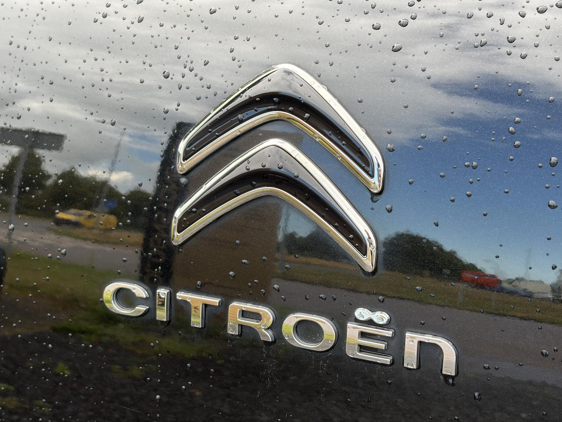 Citroen C3 Aircross 1.2 PureTech Feel ✓Draadloze telefoonlader✓Carplay✓Navi✓Clima✓Cruise ✓Pdc✓Lm velgen✓2e Eigenaar✓Net beurt gehad✓Lm velgen✓N.A.P✓Apk tot 10-2027